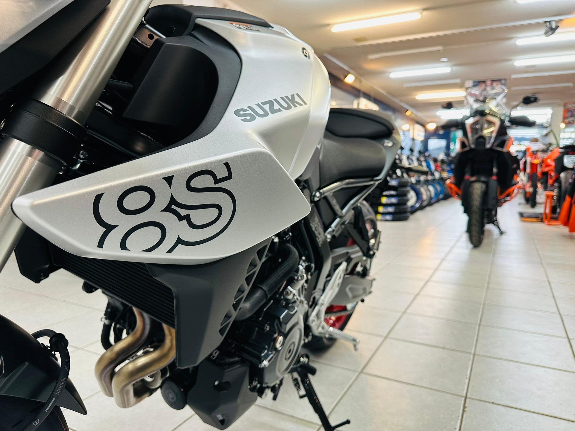SUZUKI GSX 8 S (35kW)-image-5