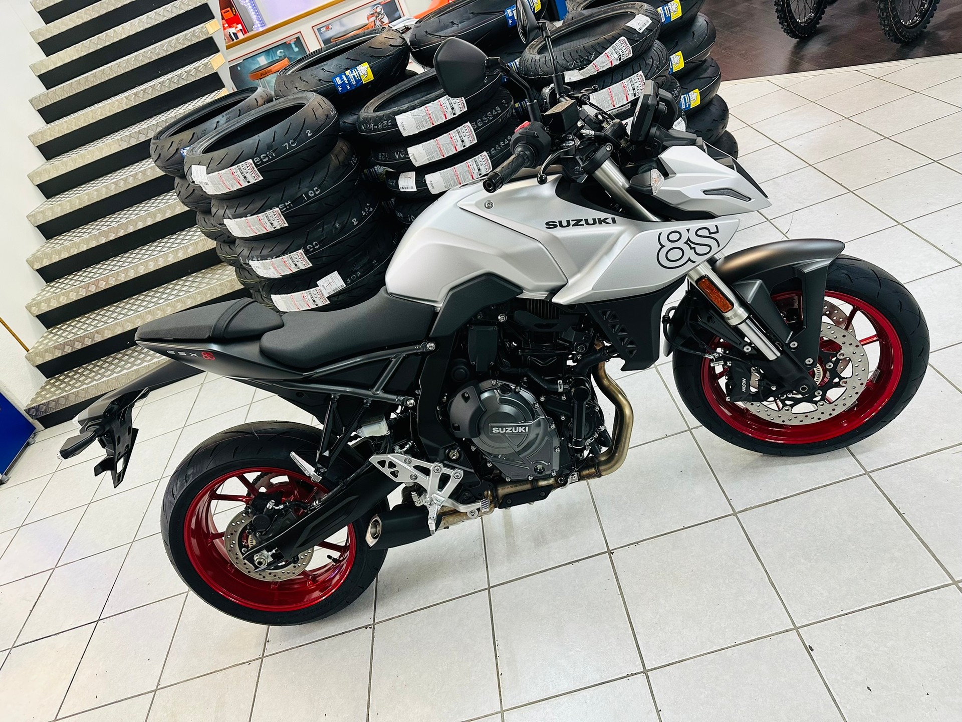 SUZUKI GSX 8 S (35kW)-image-0