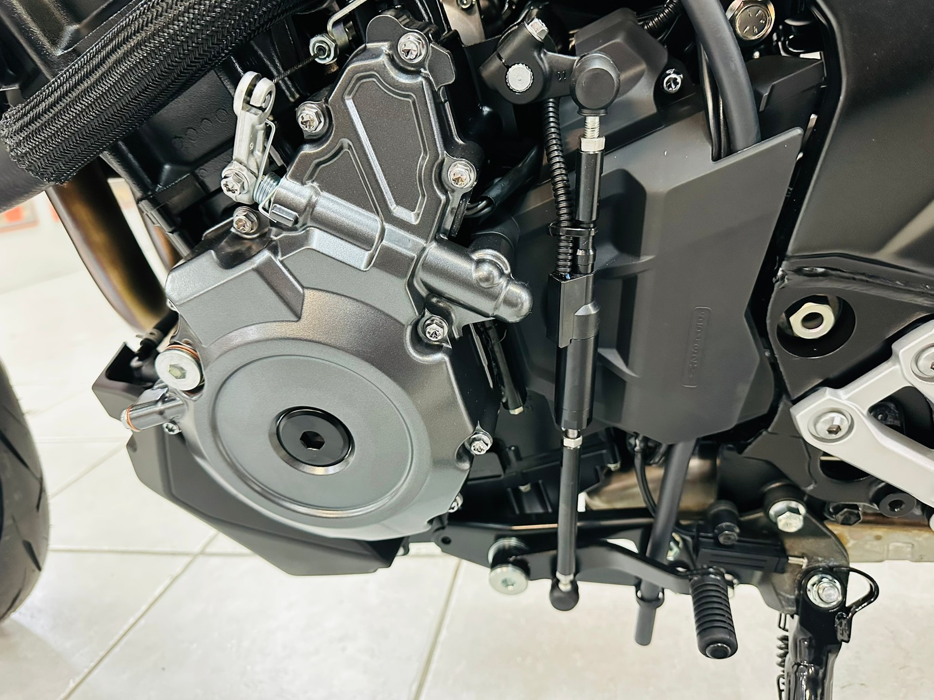 SUZUKI GSX 8 S (35kW)-image-4
