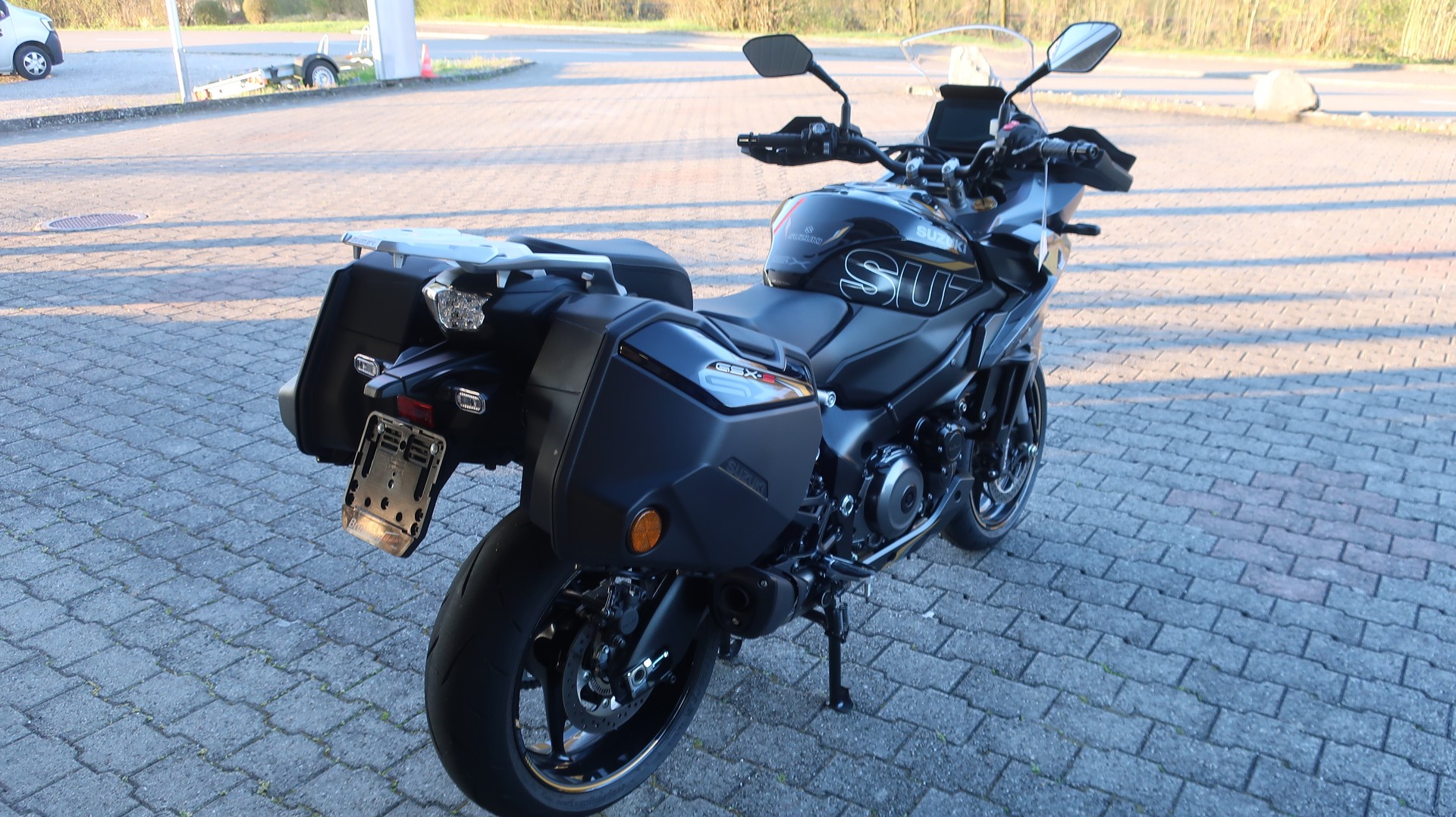 SUZUKI GSX-S 1000 GX Travel-showroom-element-3