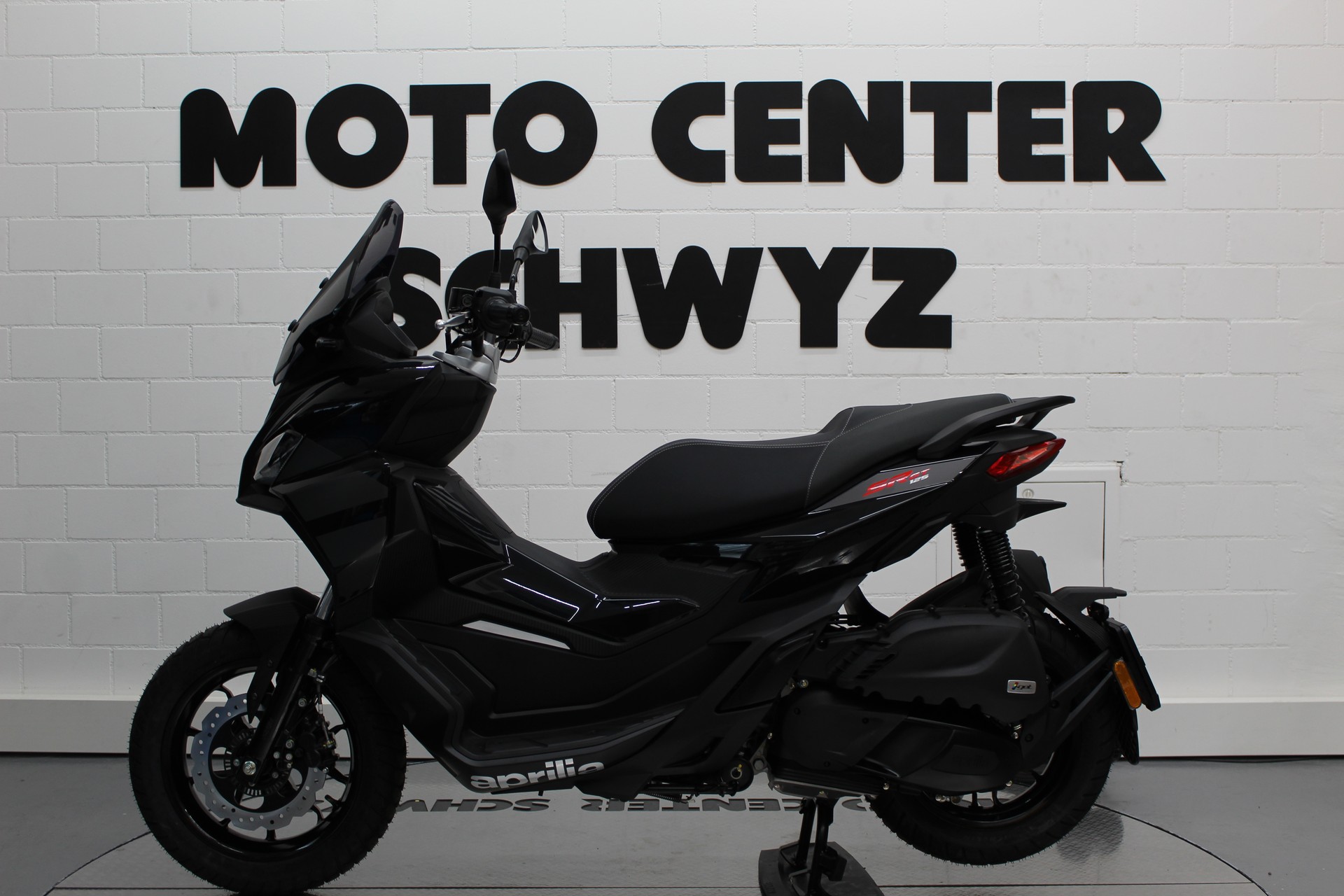 APRILIA SR GT 125-image-4