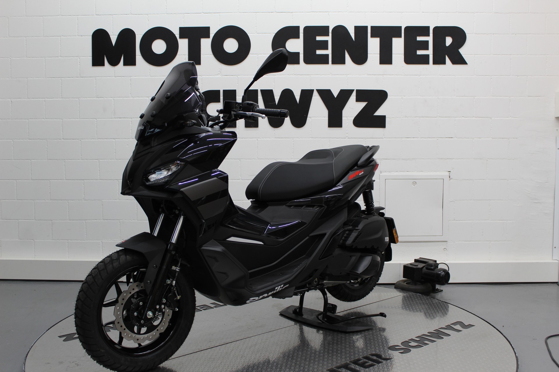 APRILIA SR GT 125-image-3