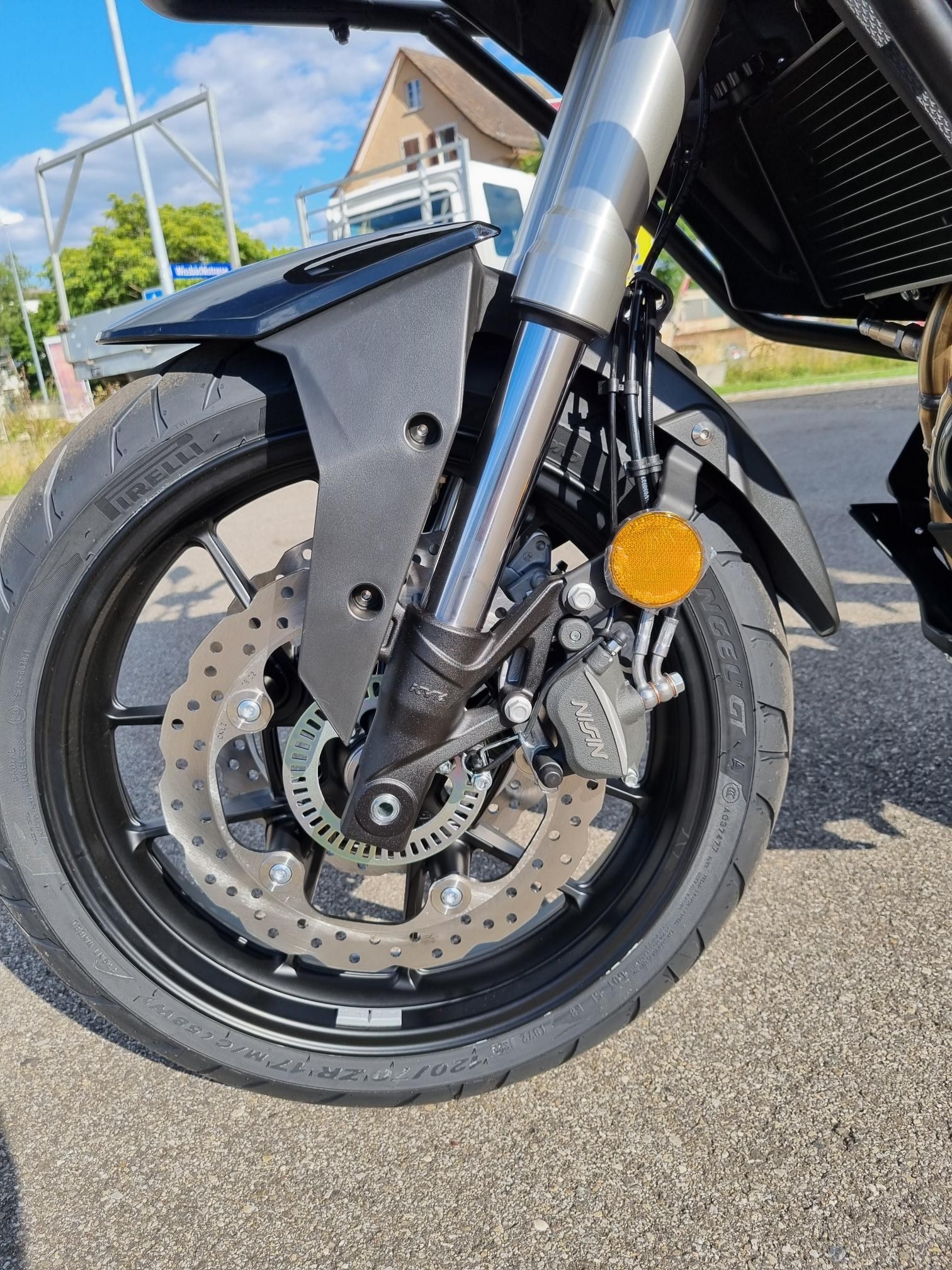 VOGE 500DS-showroom-element-2