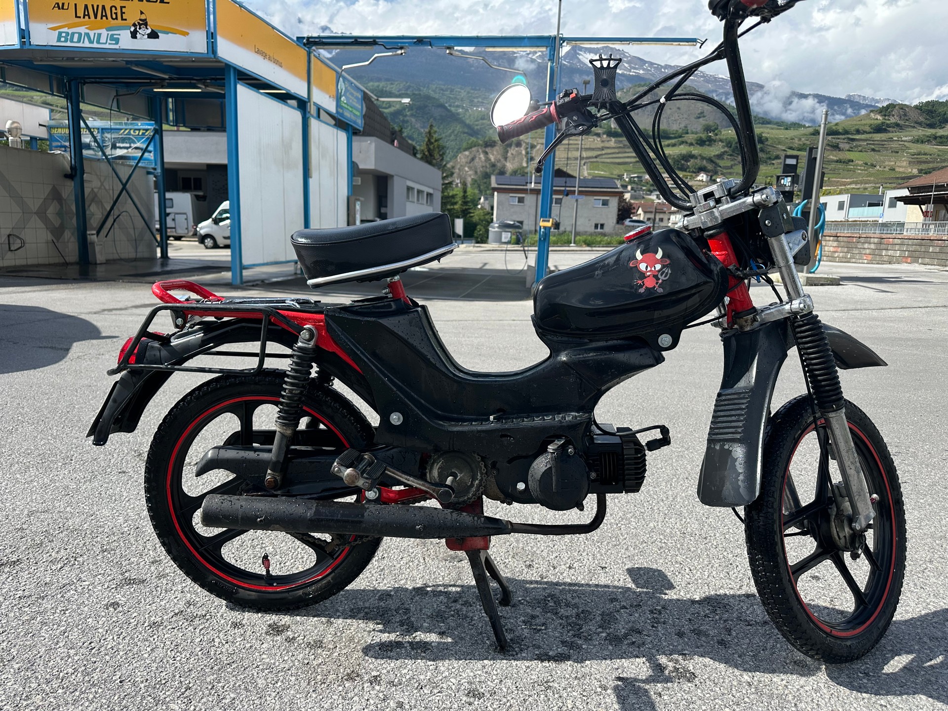 PUCH 521 cross-image-2