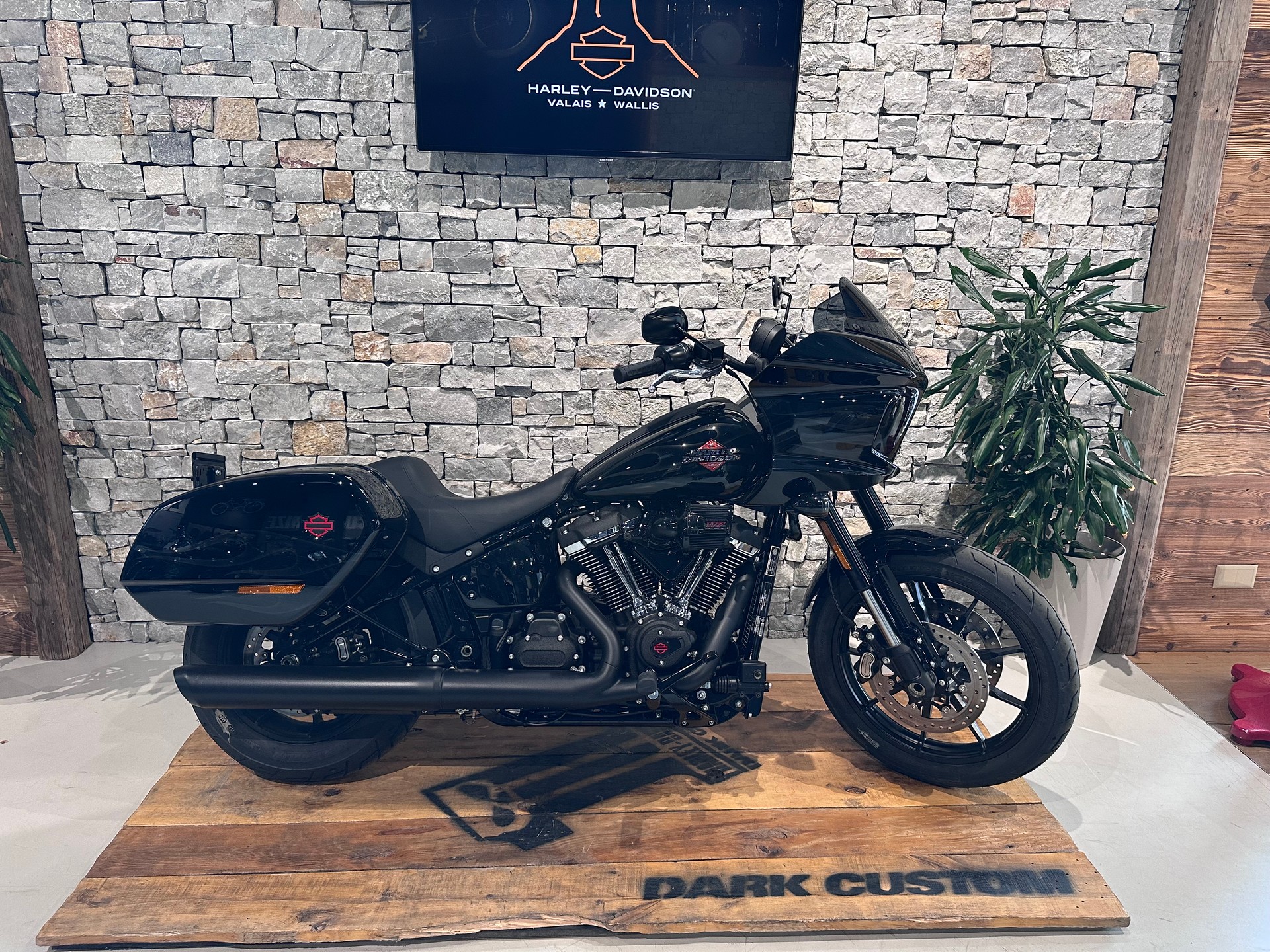 HARLEY-DAVIDSON Lowrider ST
