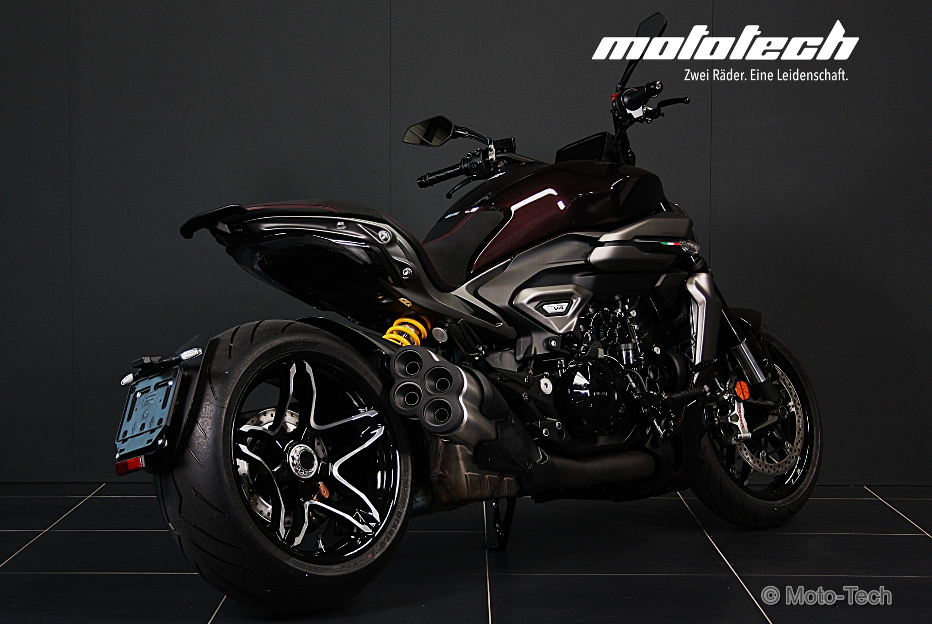 DUCATI X Diavel V4-showroom-element-2