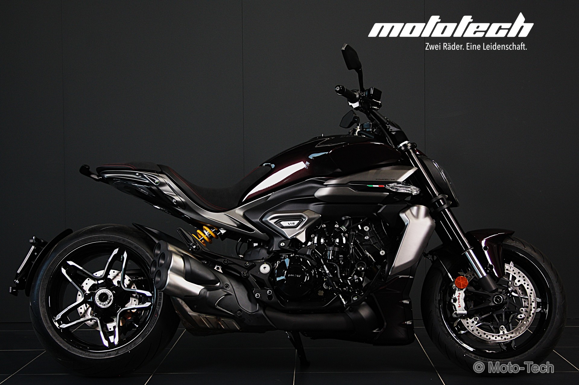 DUCATI X Diavel V4-showroom-element-1