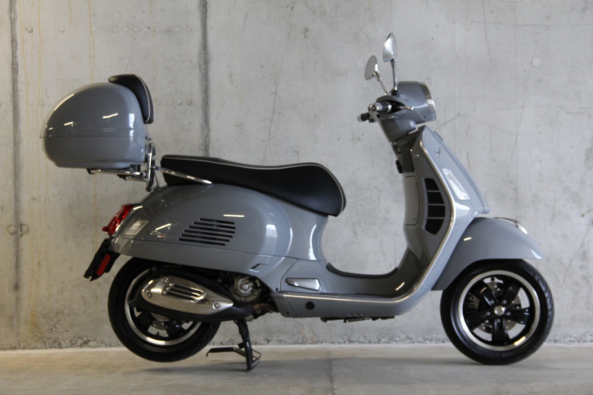PIAGGIO Vespa GTS 300 Super Sport ABS Swiss Edition 1 of 300