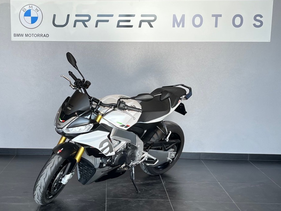 APRILIA Tuono V4 1100-showroom-element-3