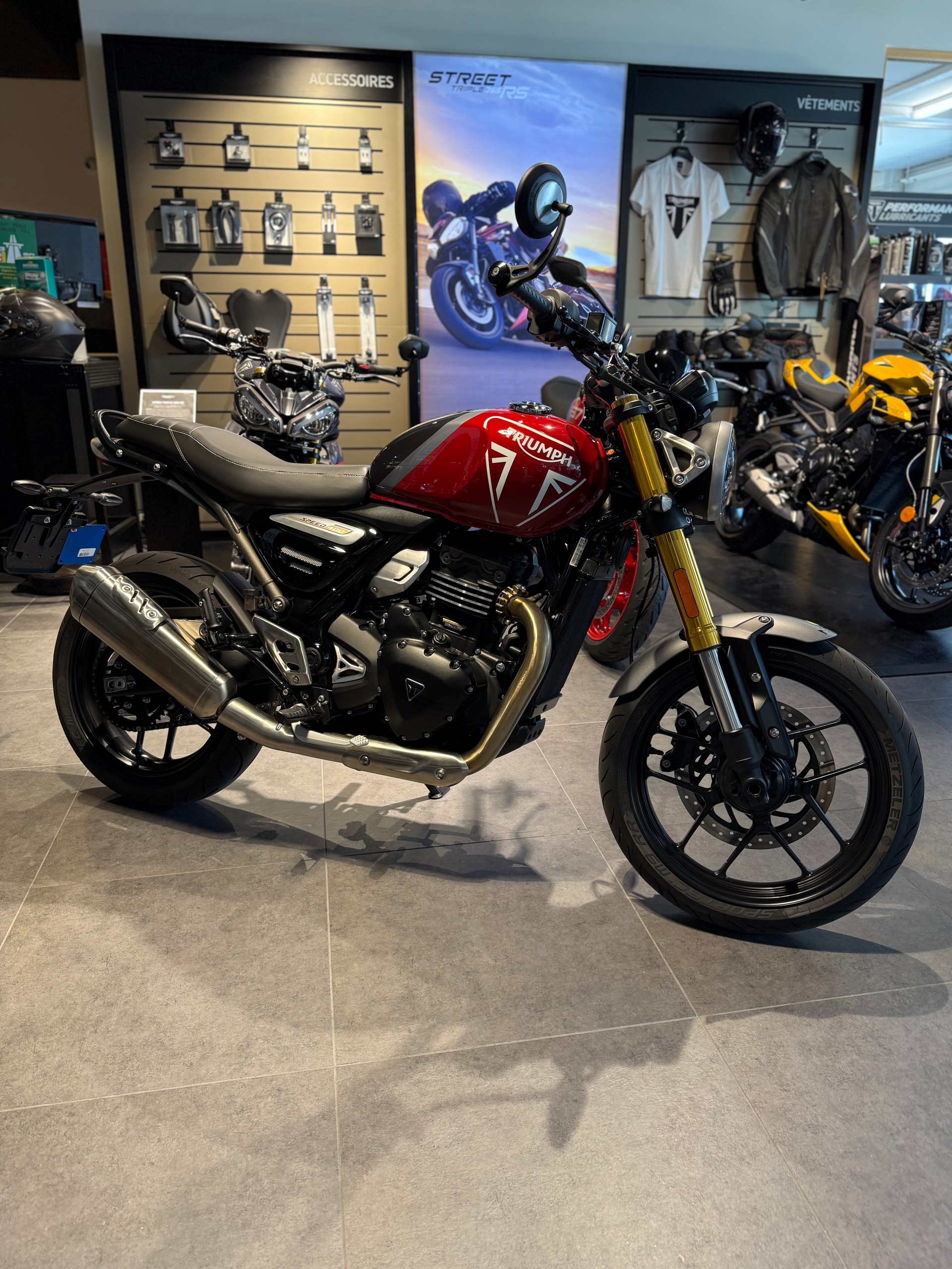 TRIUMPH Speed 400-showroom-element-2
