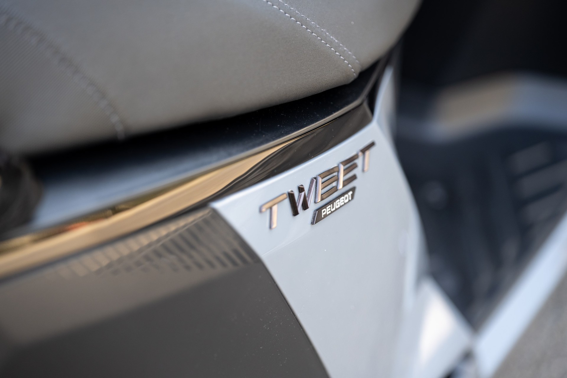 PEUGEOT Tweet 125 GT-image-12
