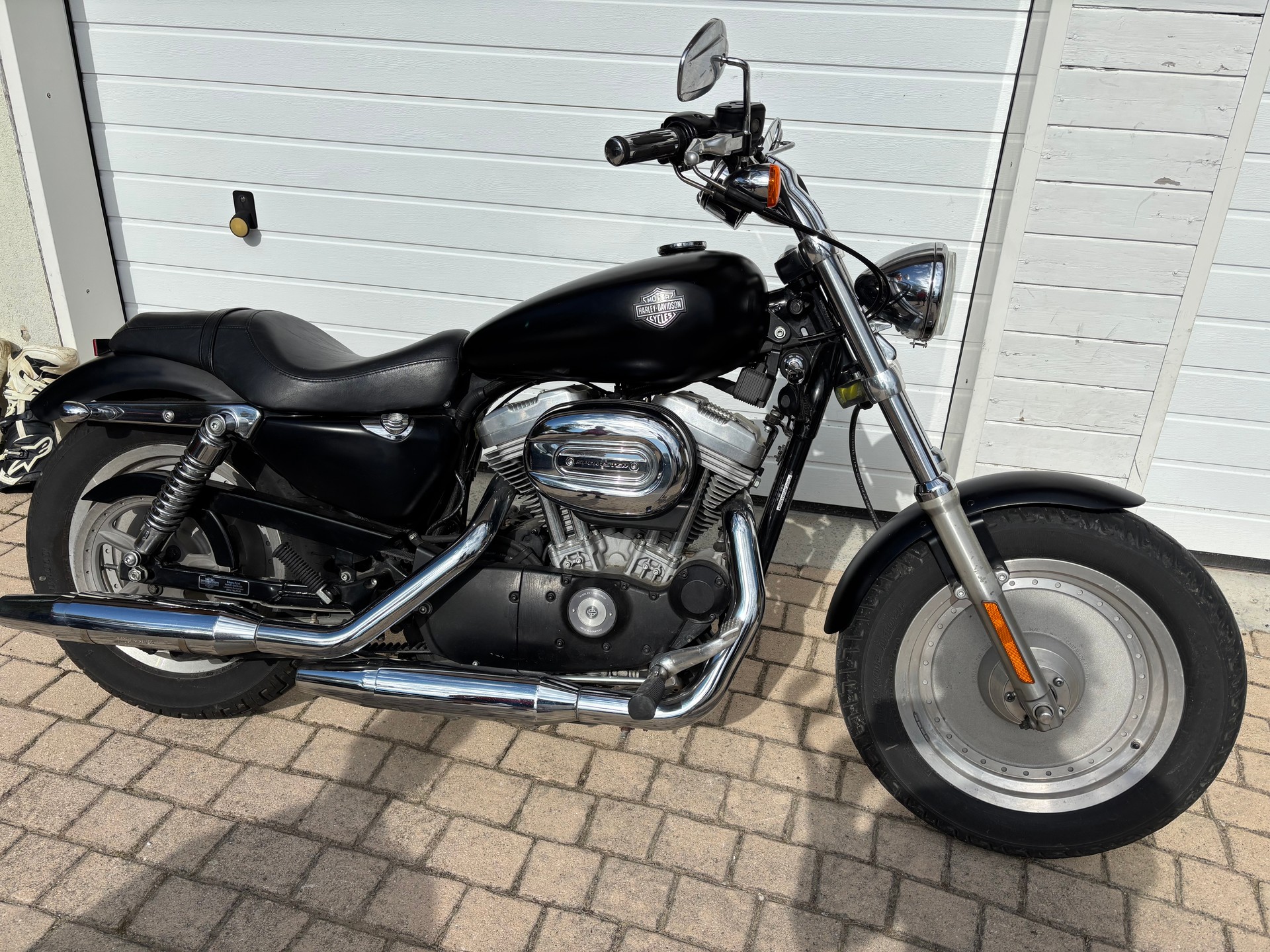 HARLEY-DAVIDSON XL 883 C Sportster Custom
