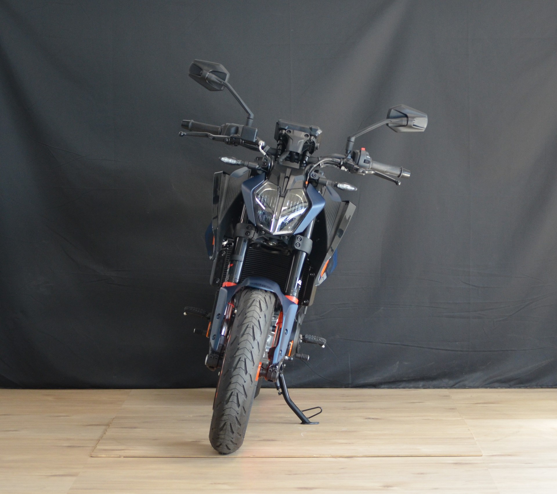 KTM 125 Duke-showroom-element-2