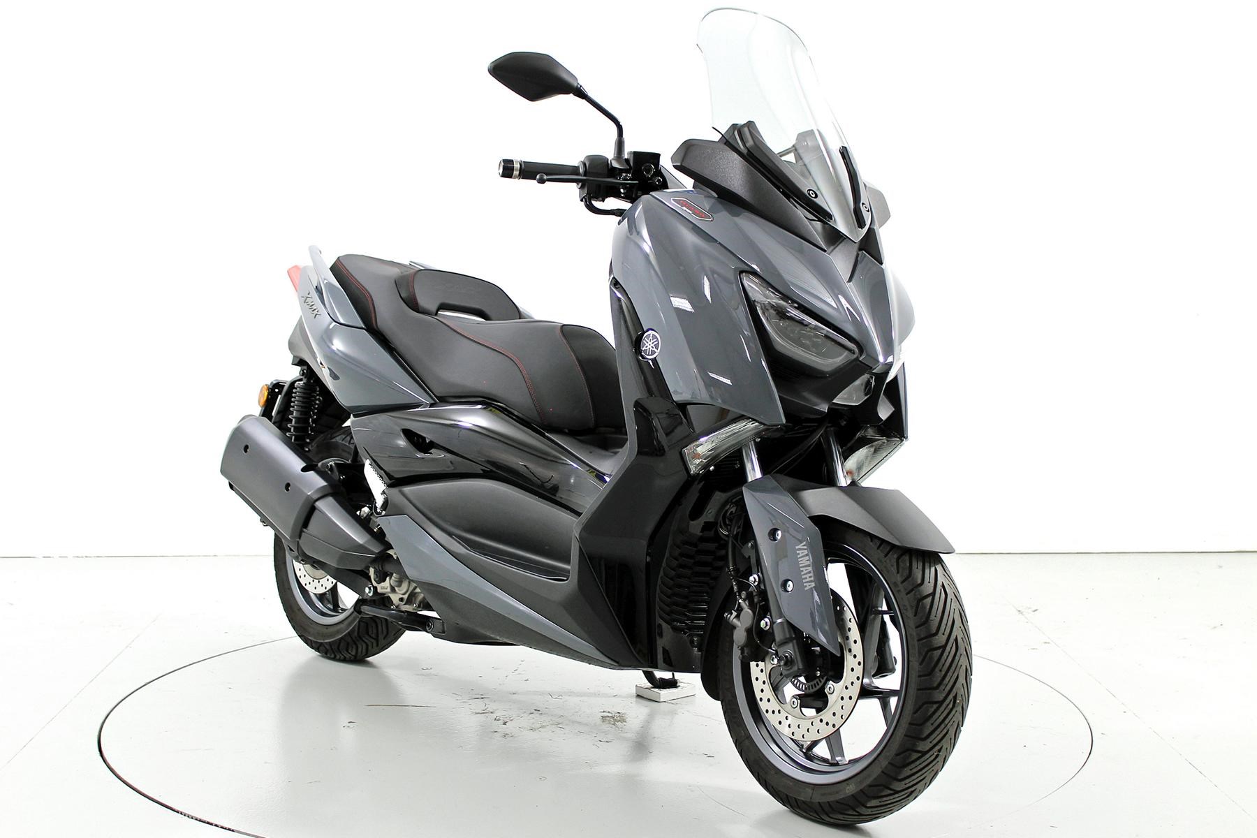 YAMAHA XMAX 300-ABS SP-showroom-element-1