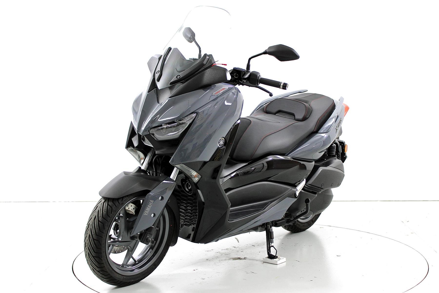 YAMAHA XMAX 300-ABS SP-showroom-element-2