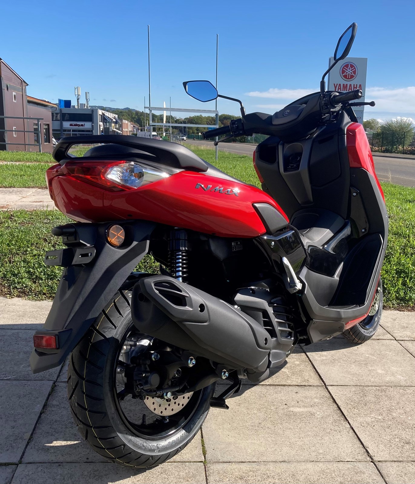 YAMAHA N-Max GPD 125-showroom-element-2