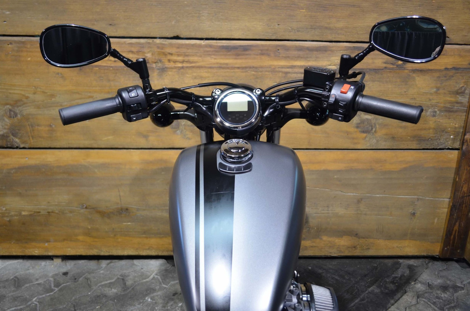 YAMAHA XV 950 R ABS-showroom-element-2