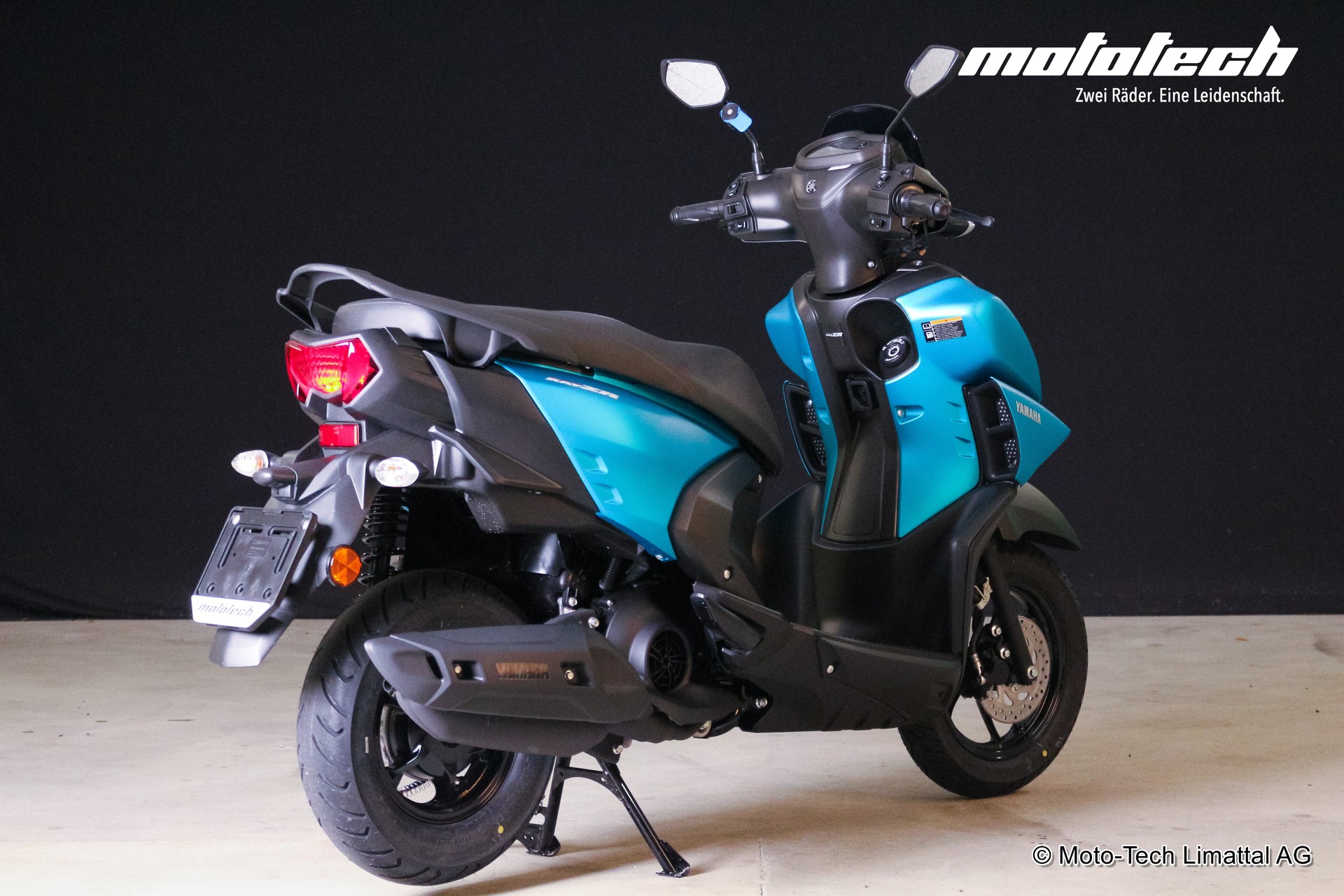 YAMAHA RZR-showroom-element-2