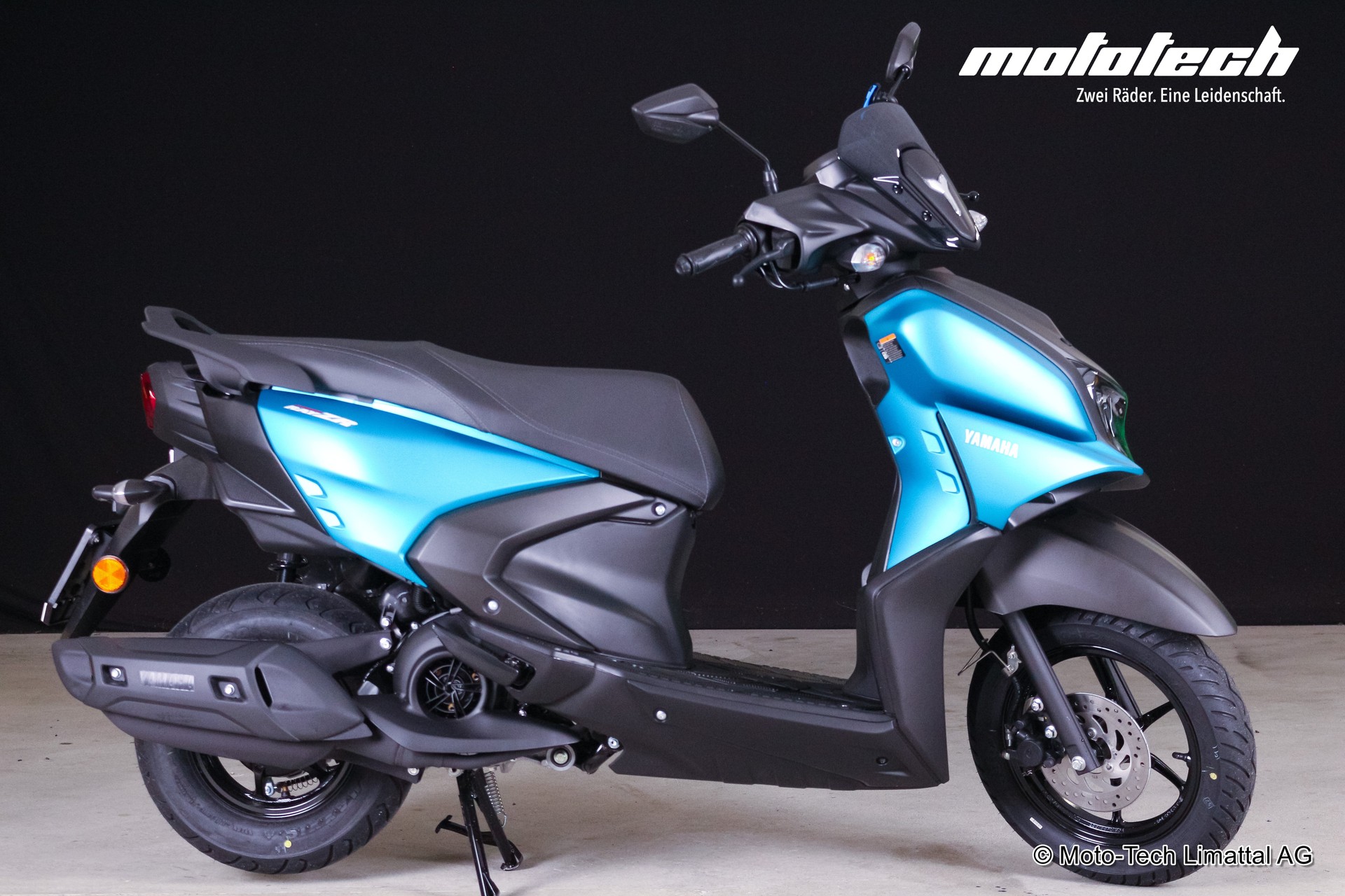 YAMAHA RZR-showroom-element-1