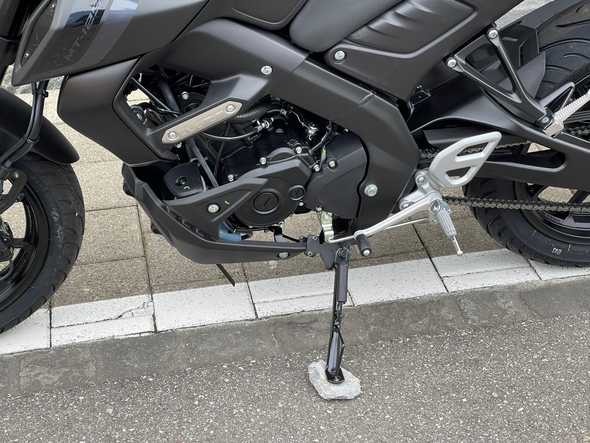YAMAHA MT-125 2025-showroom-element-3