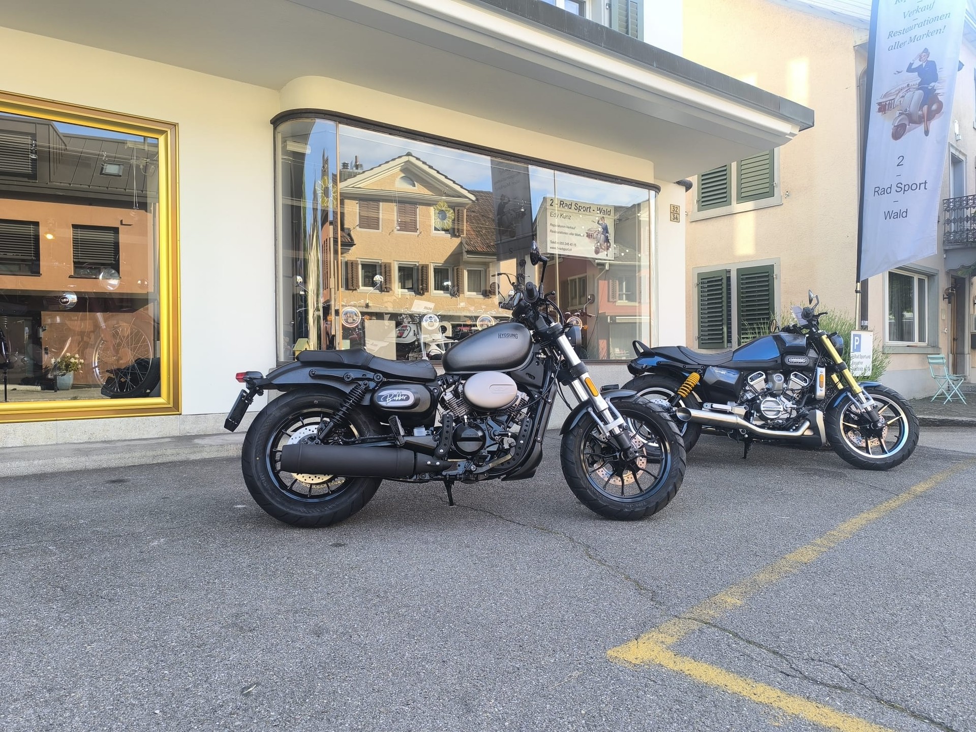 HYOSUNG GV 300 Bobber