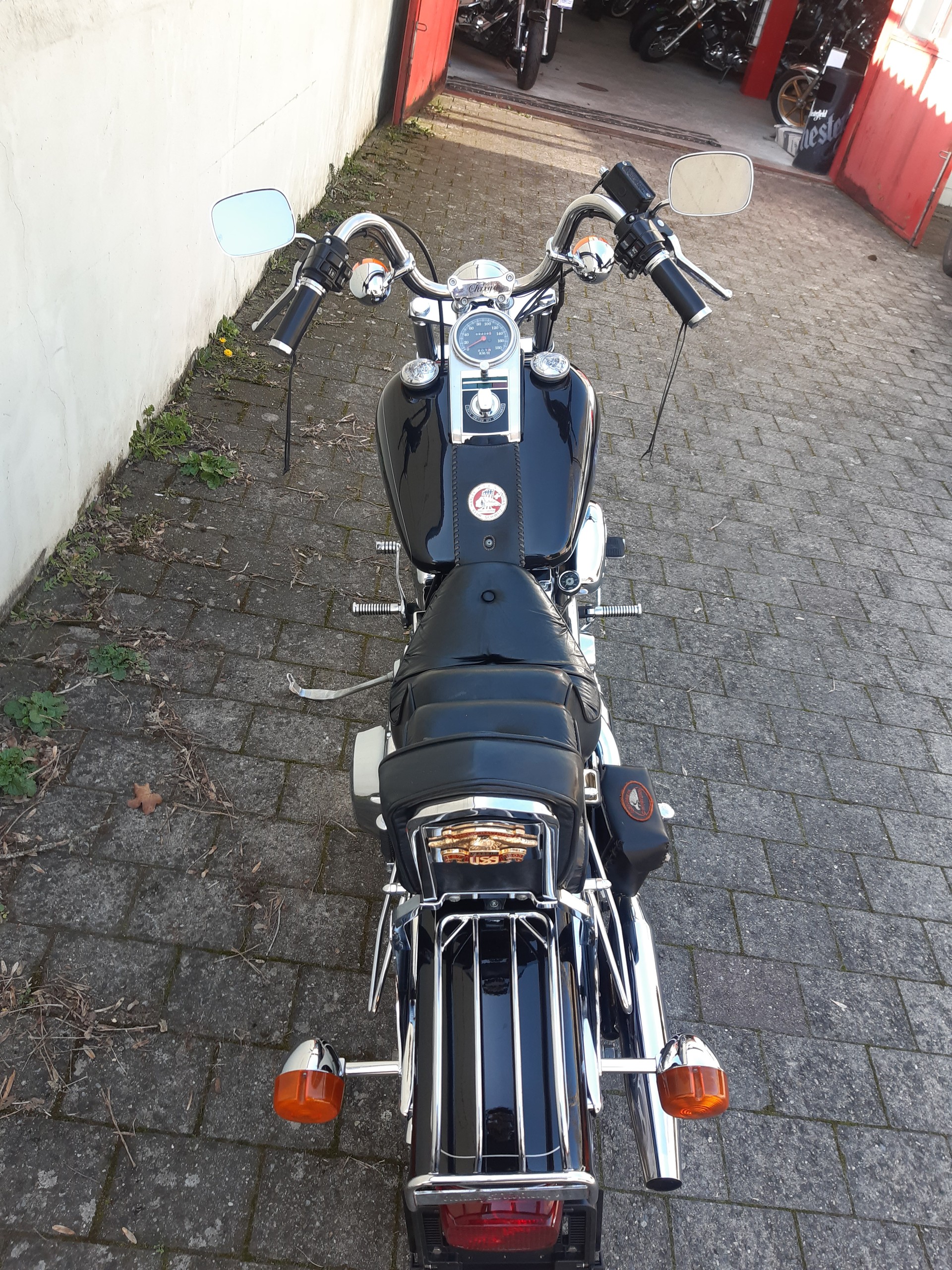 HARLEY-DAVIDSON FXSTC Softail Custom-showroom-element-3