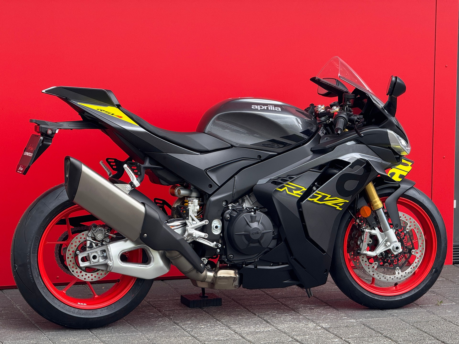 APRILIA RSV4 1100 MY25-image-5
