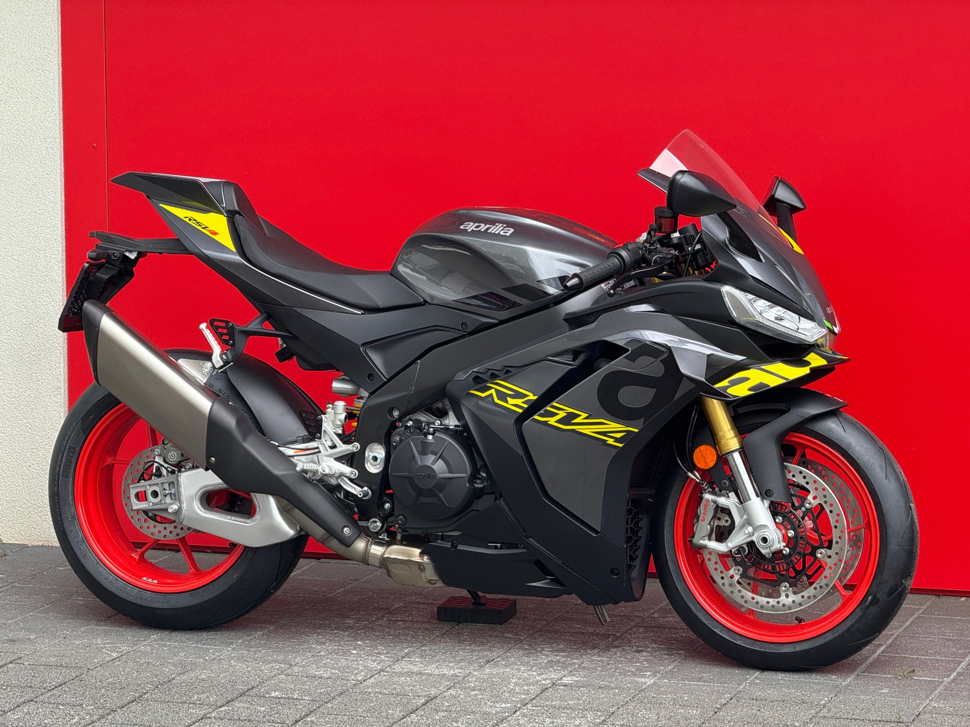 APRILIA RSV4 1100 MY25-image-7