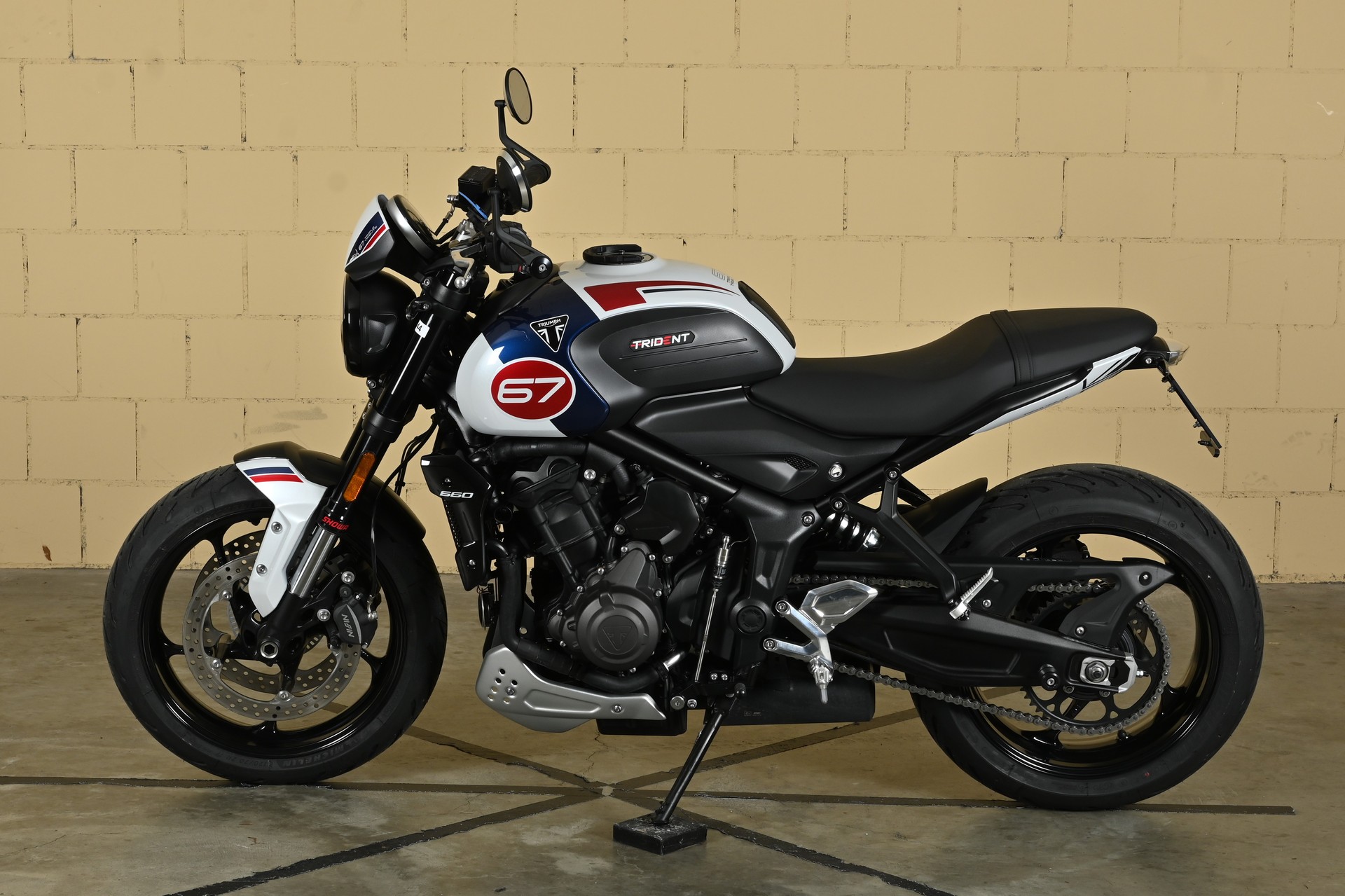 TRIUMPH Trident 660-showroom-element-2