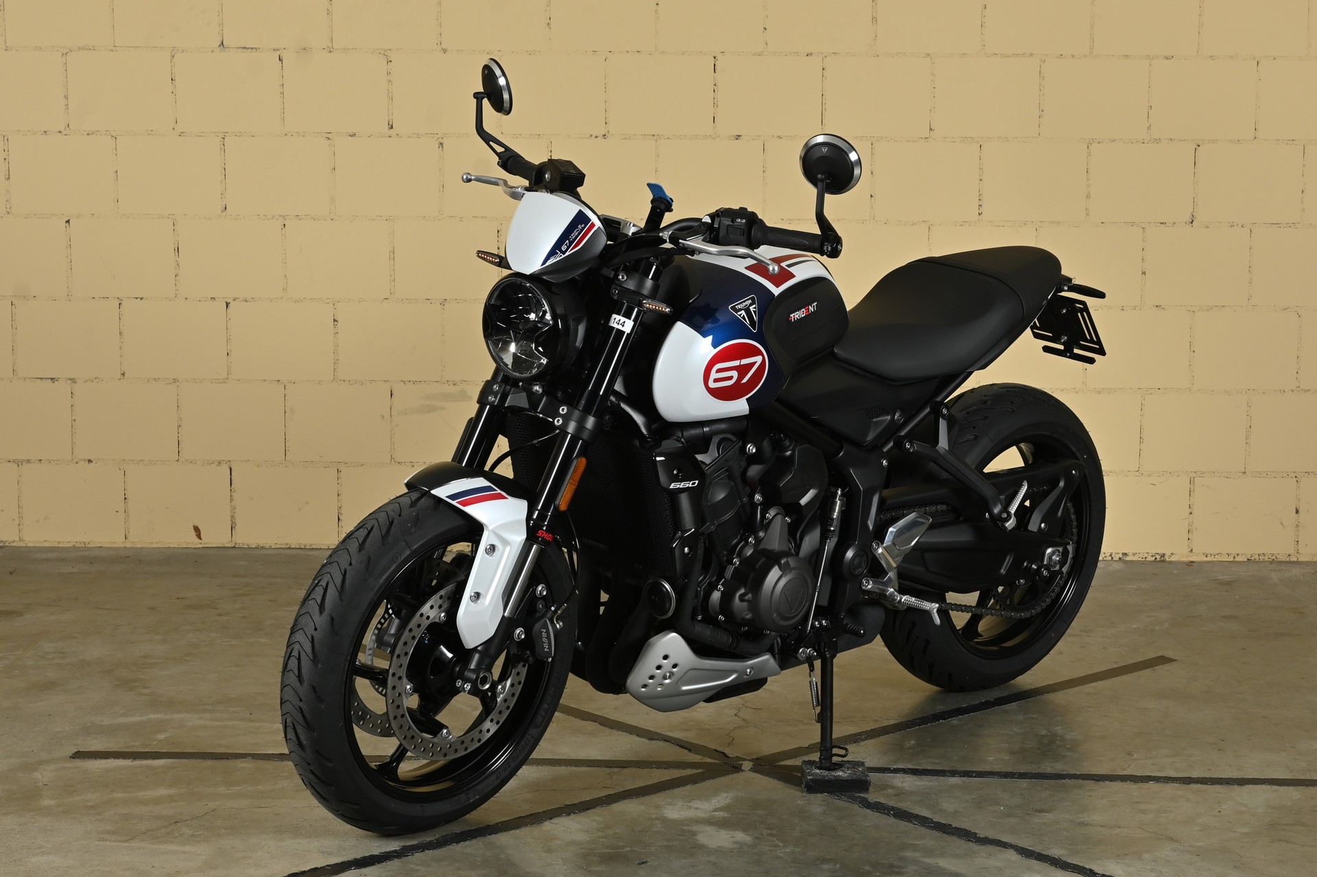 TRIUMPH Trident 660-showroom-element-3