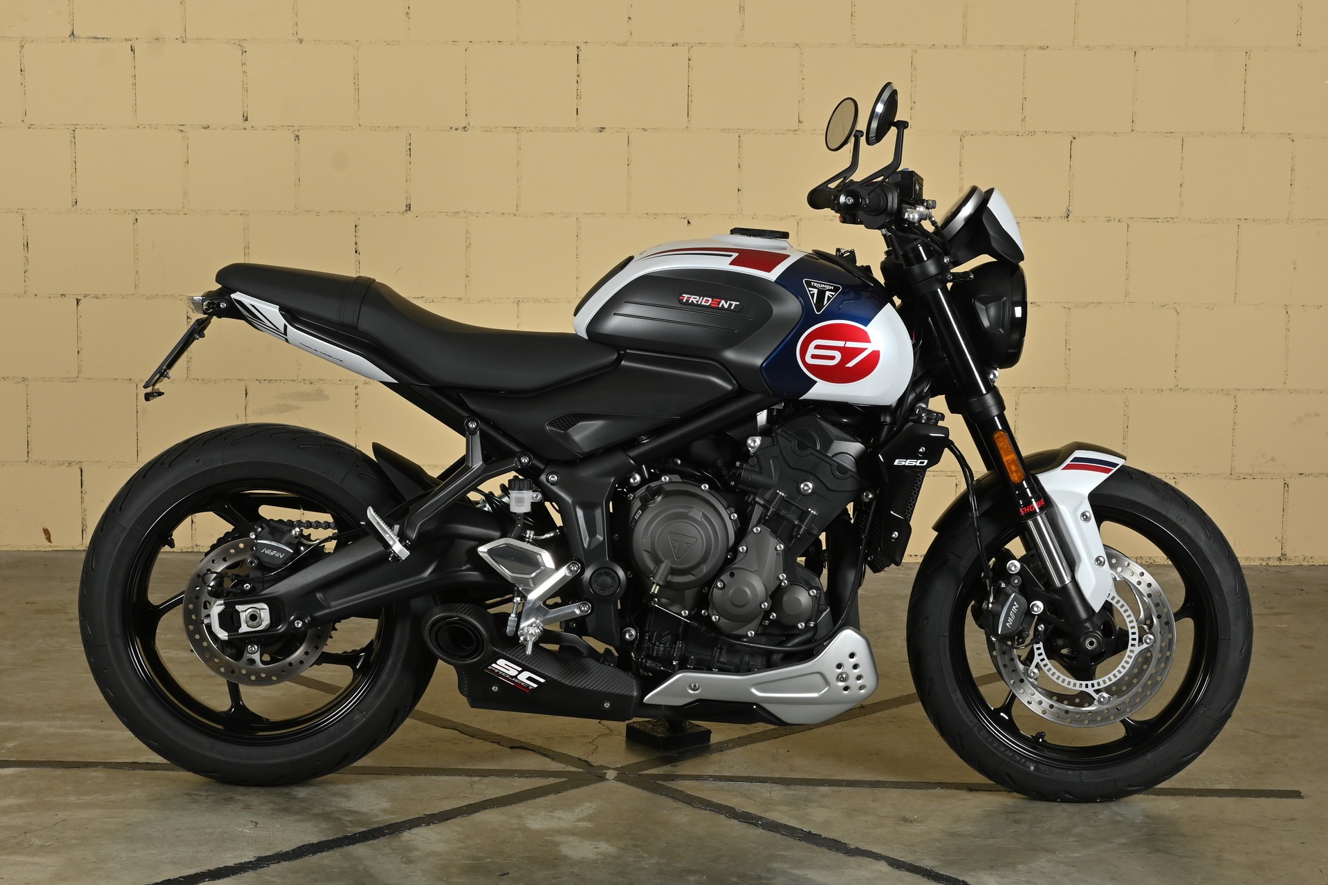 TRIUMPH Trident 660