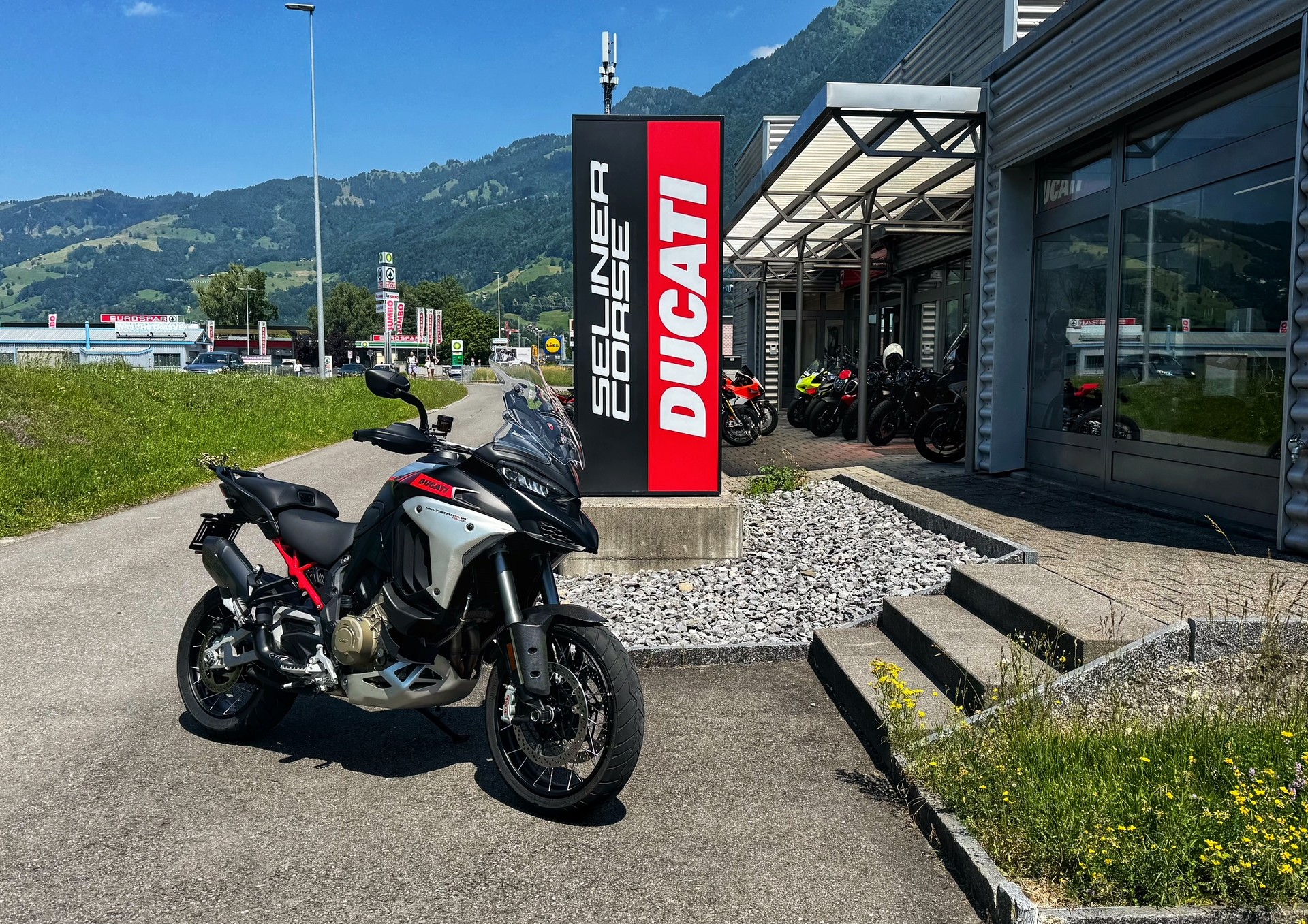 DUCATI Multistrada V4 Rally Radar