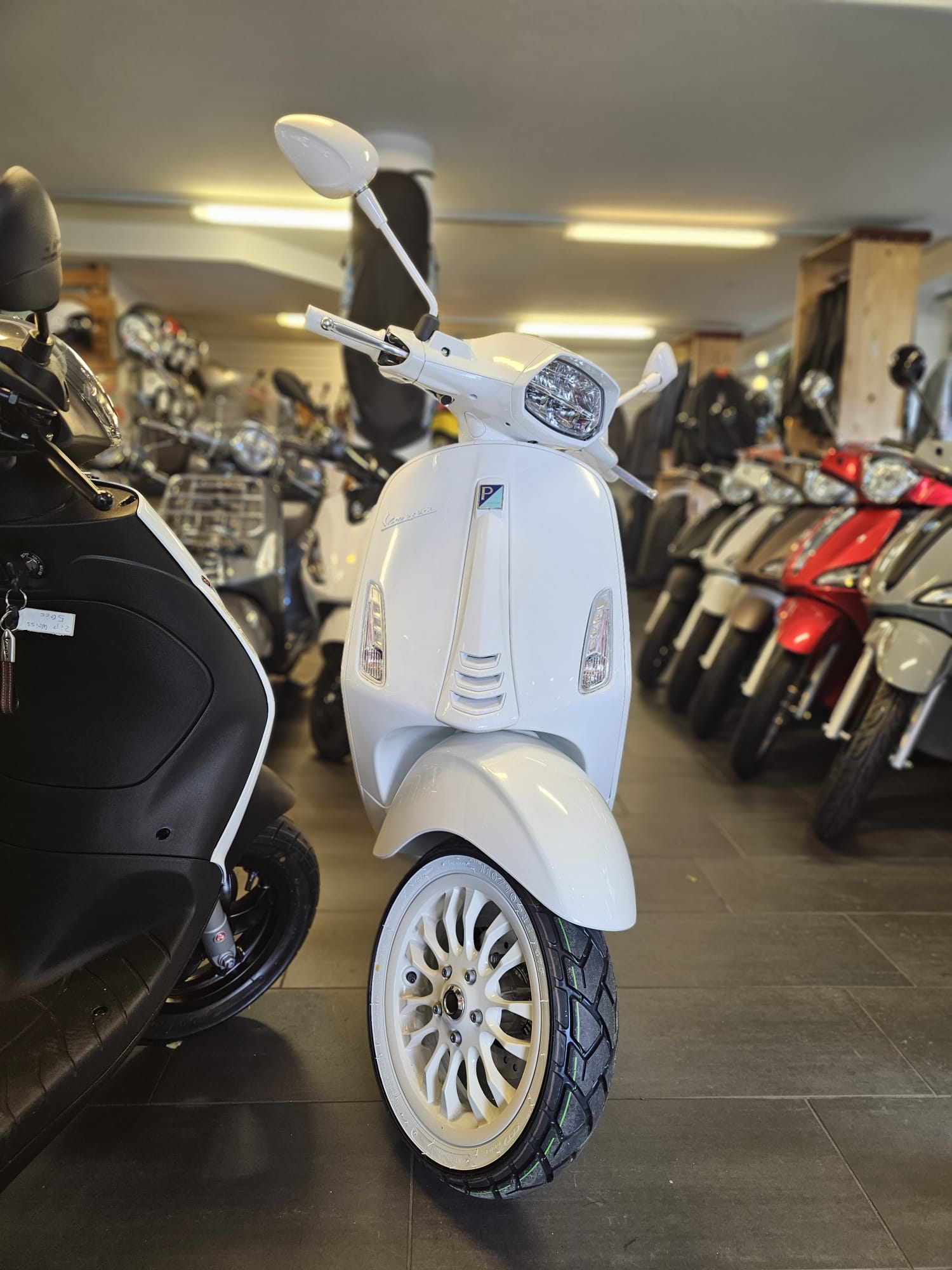 PIAGGIO Vespa 125 Sprint Justin Bieber-image-0