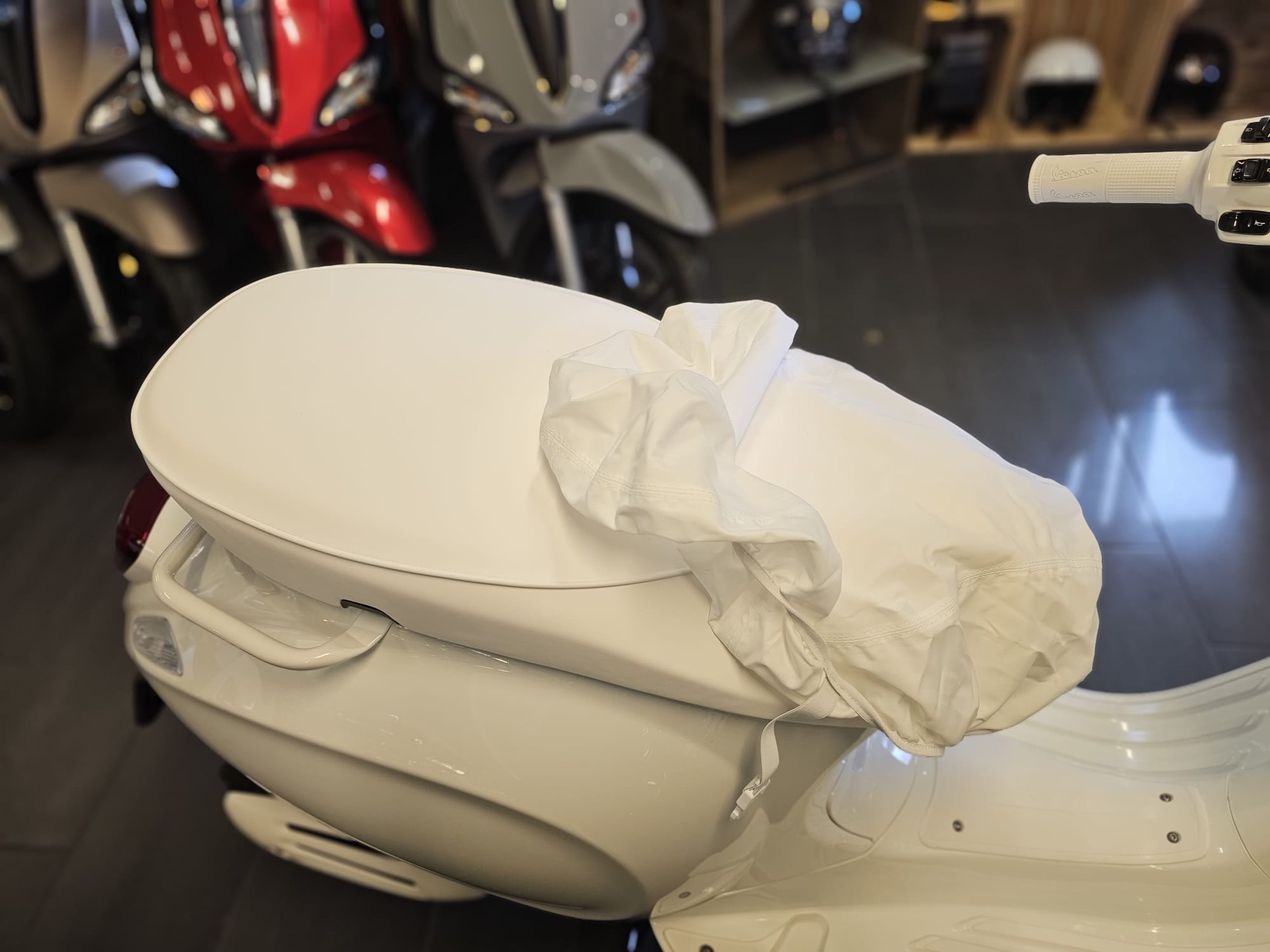 PIAGGIO Vespa 125 Sprint Justin Bieber-image-5