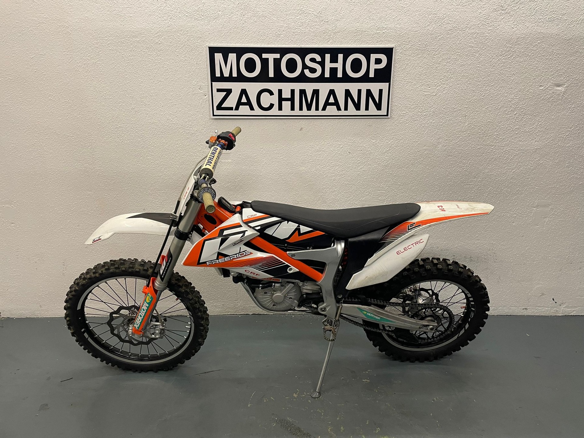 KTM Freeride E-SX-showroom-element-3