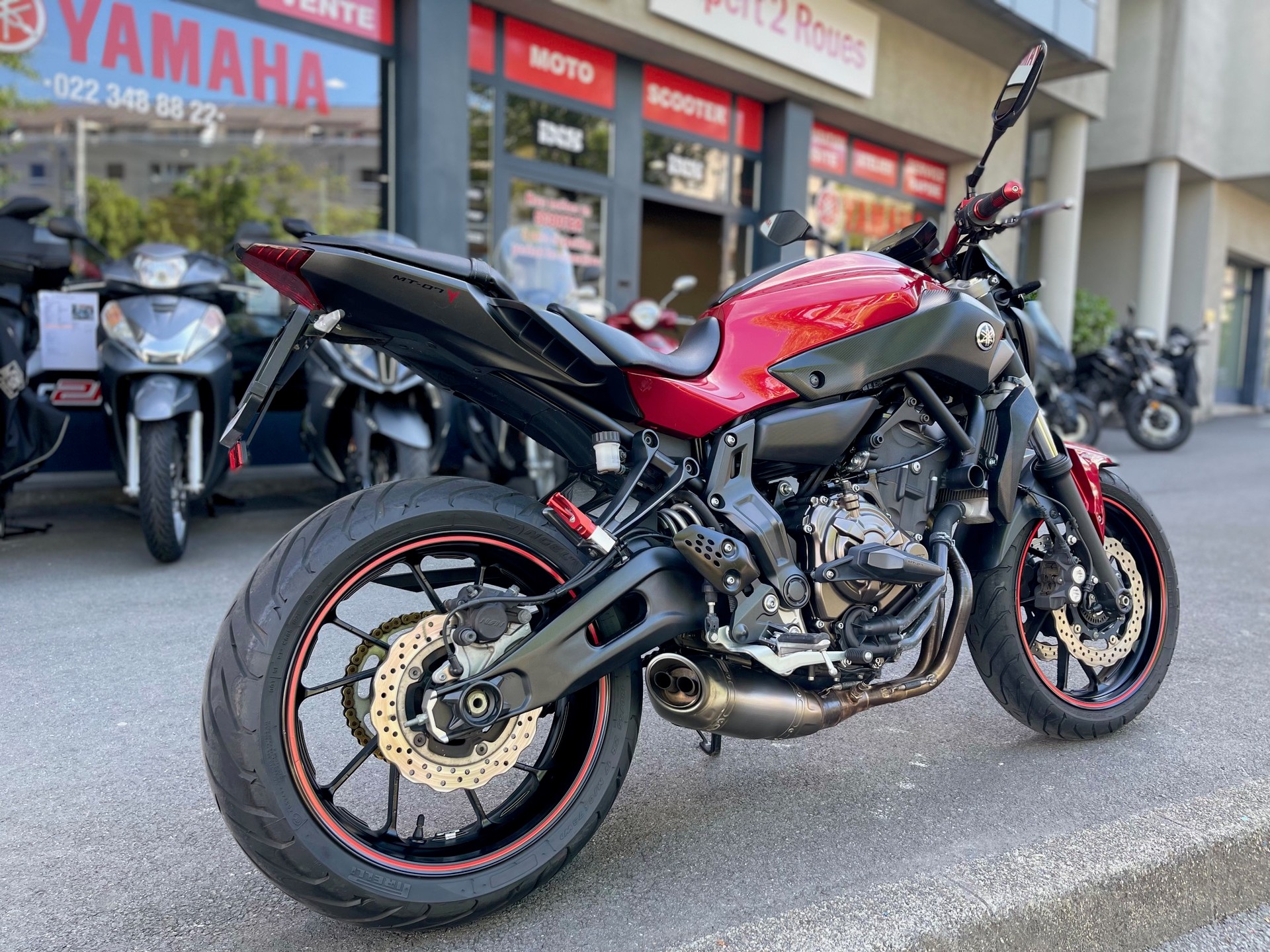 YAMAHA MT-07 ABS-showroom-element-2