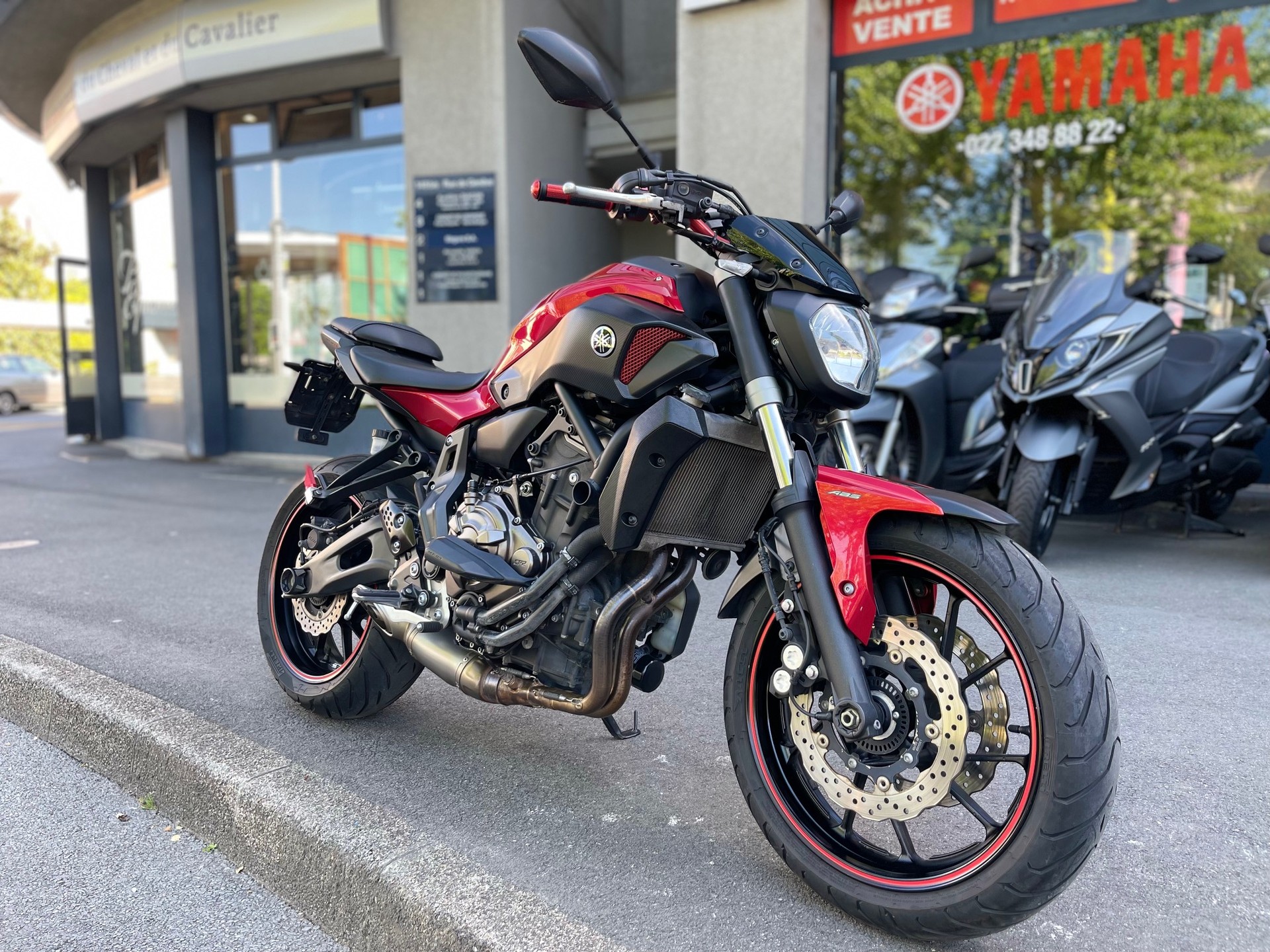YAMAHA MT-07 ABS-showroom-element-1