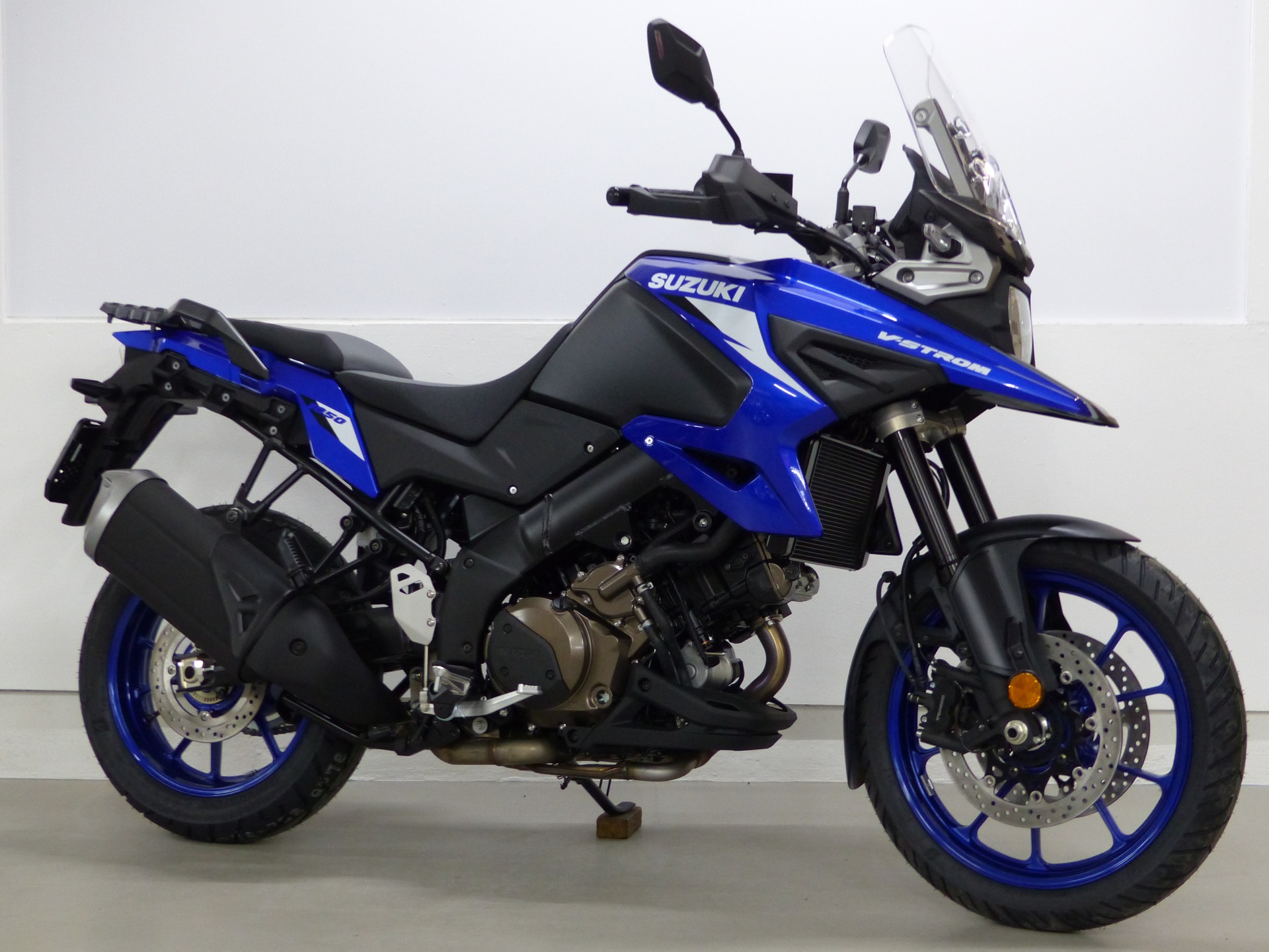 SUZUKI DL 1050 ABS MY24-showroom-element-1