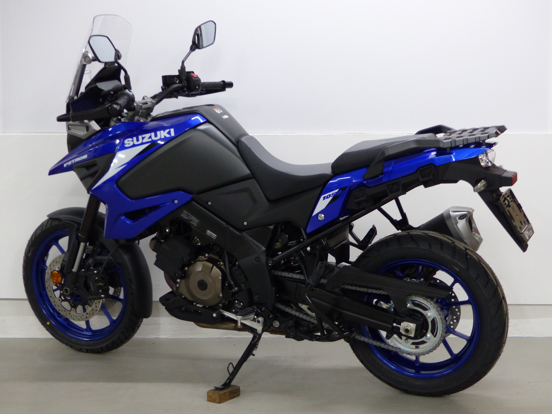 SUZUKI DL 1050 ABS MY24-showroom-element-3