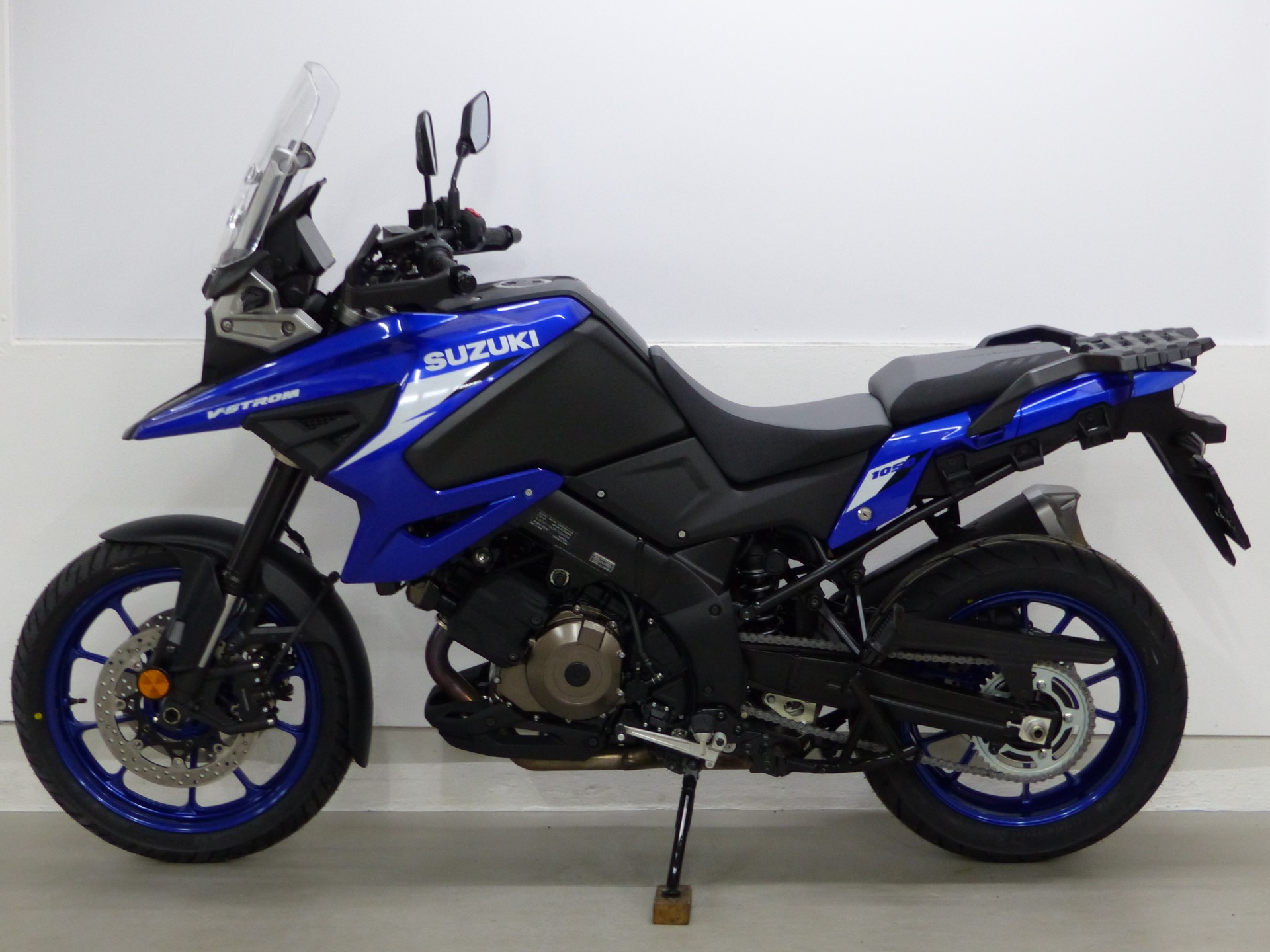 SUZUKI DL 1050 ABS MY24-showroom-element-2
