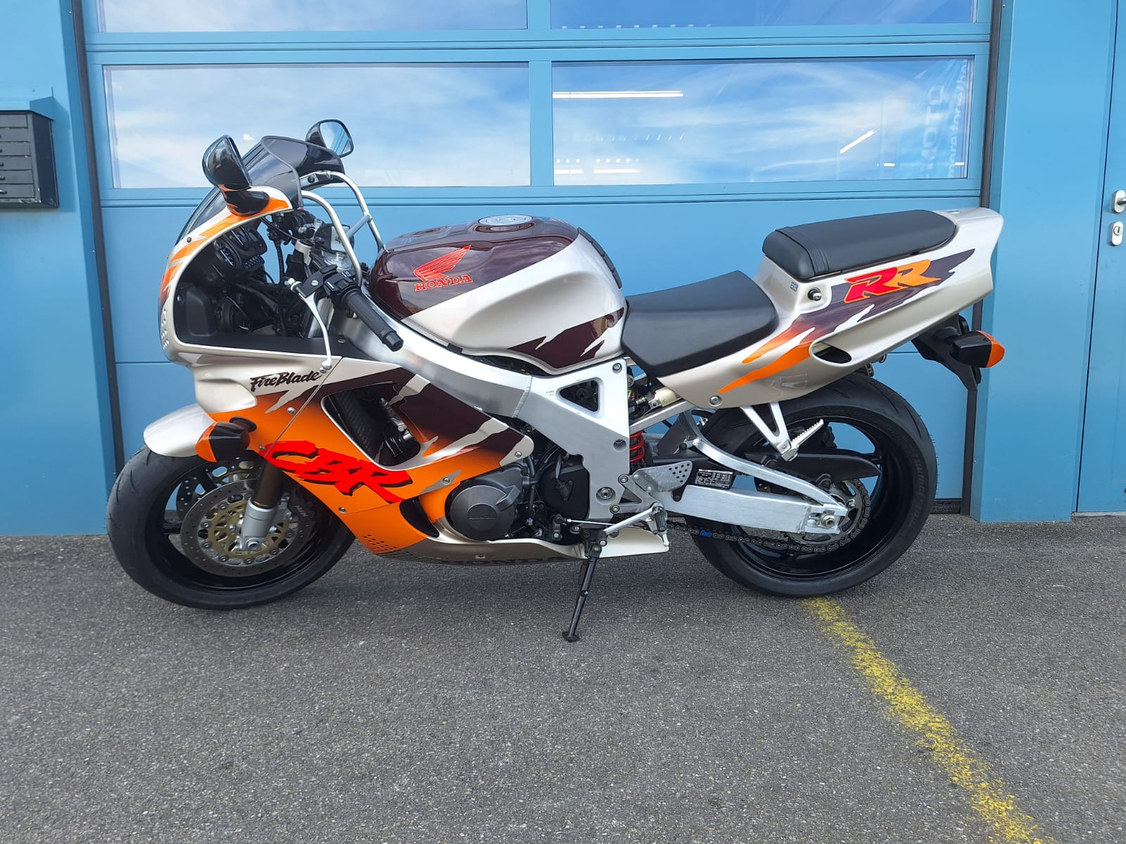 HONDA CBR 900 RR R/S Fireblade SC28-image-1