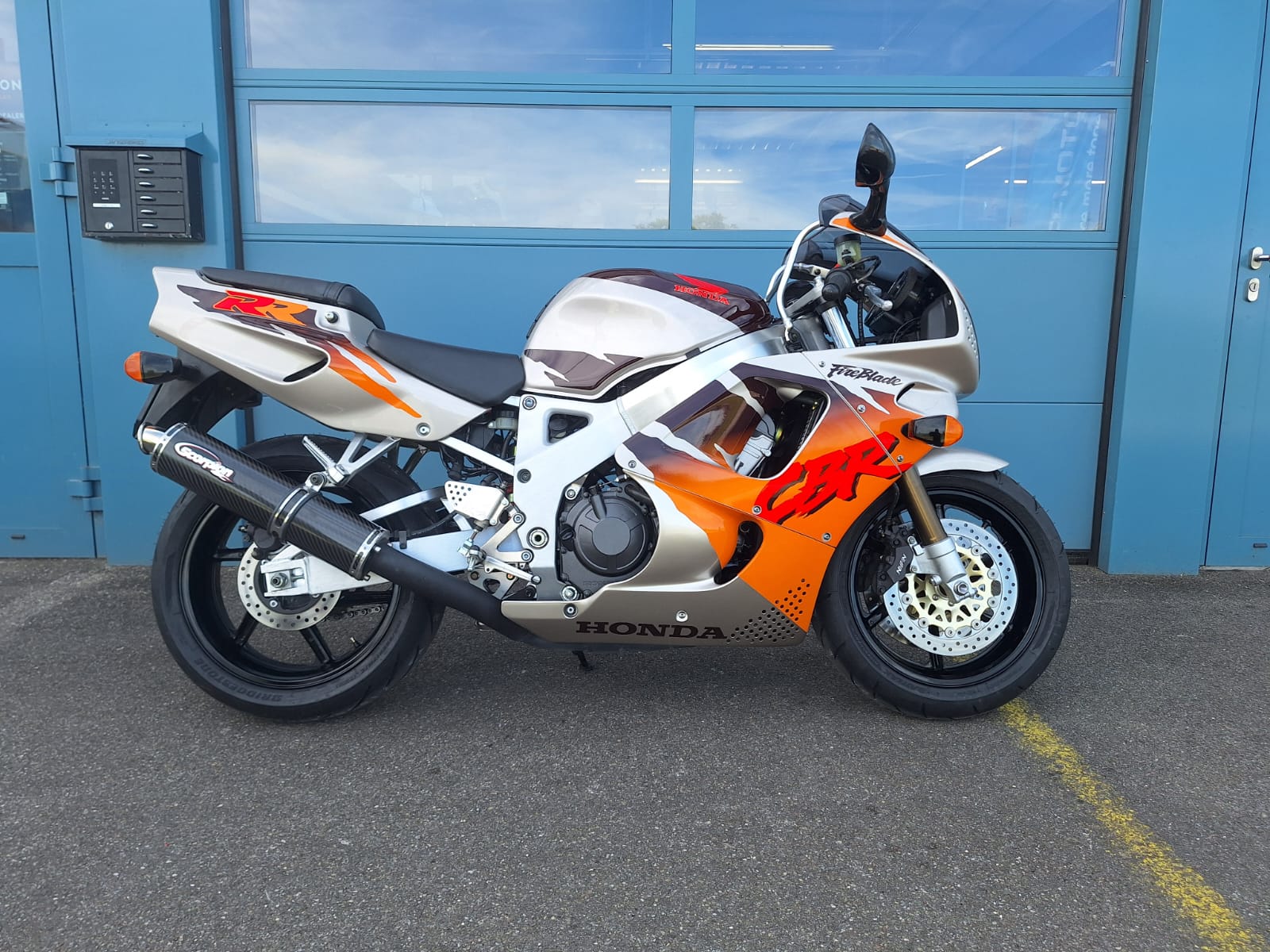 HONDA CBR 900 RR R/S Fireblade SC28-image-0