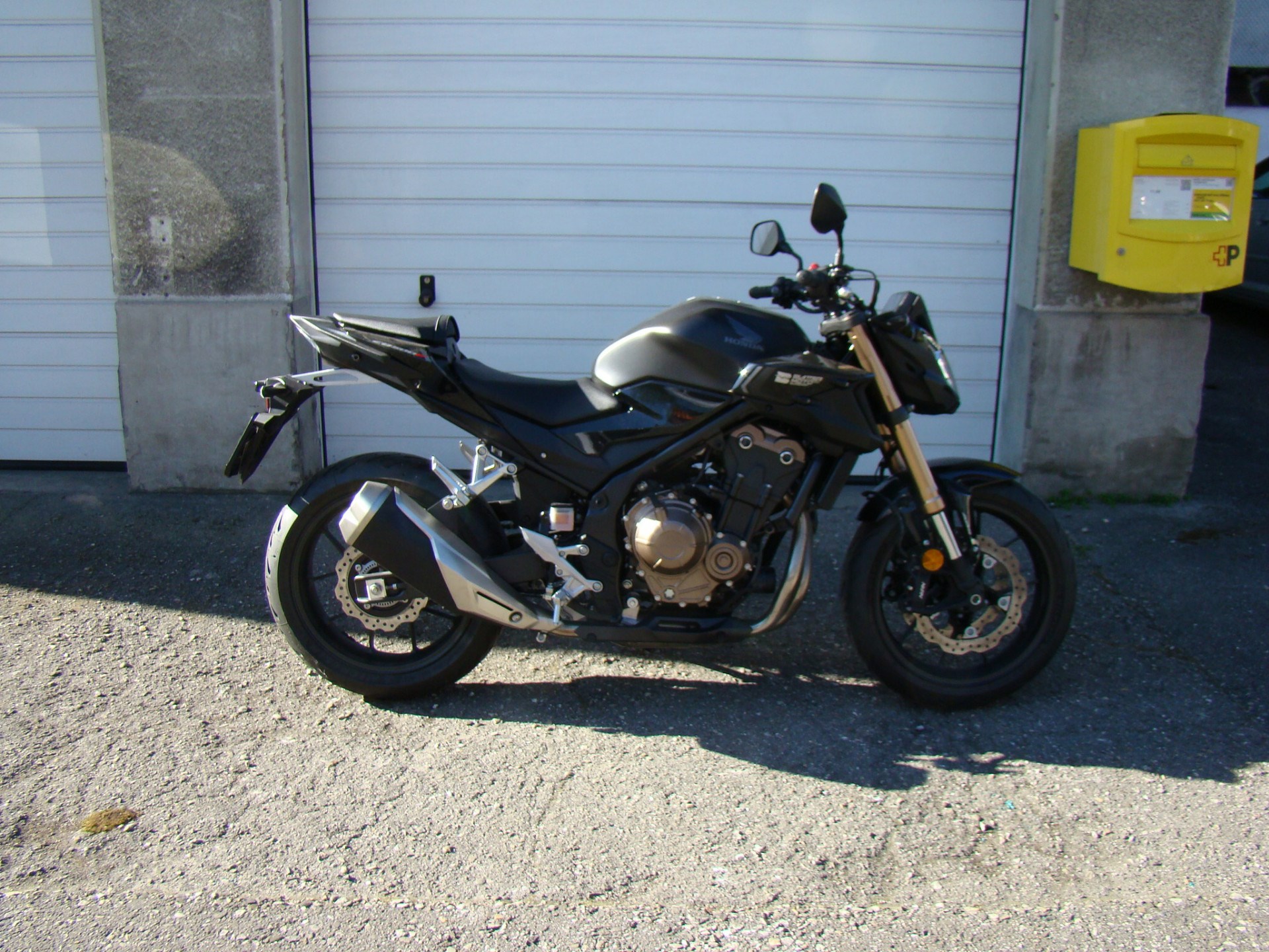 HONDA CB 500 F-showroom-element-1