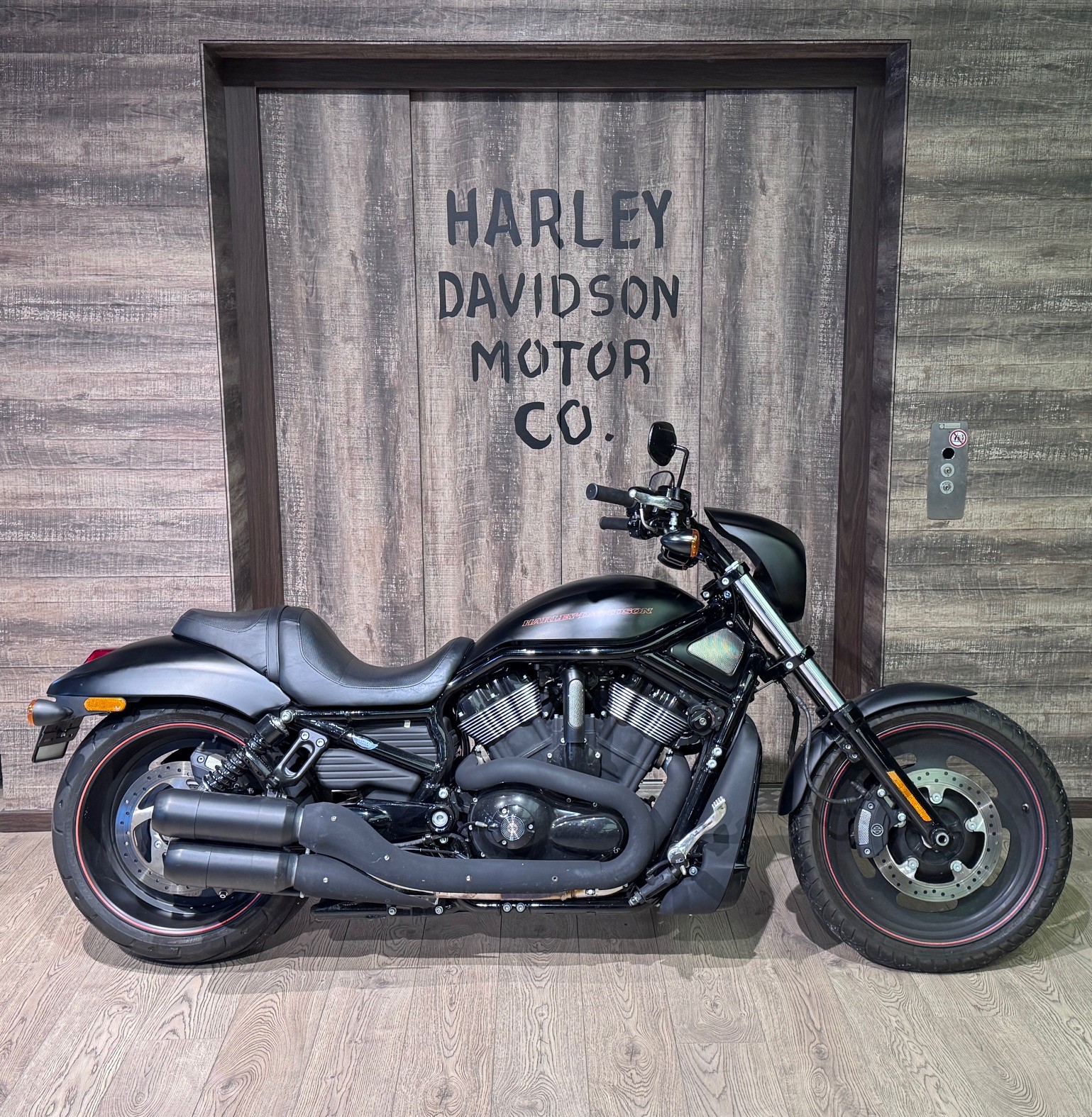 HARLEY-DAVIDSON VRSCDX Night Rod Special ABS