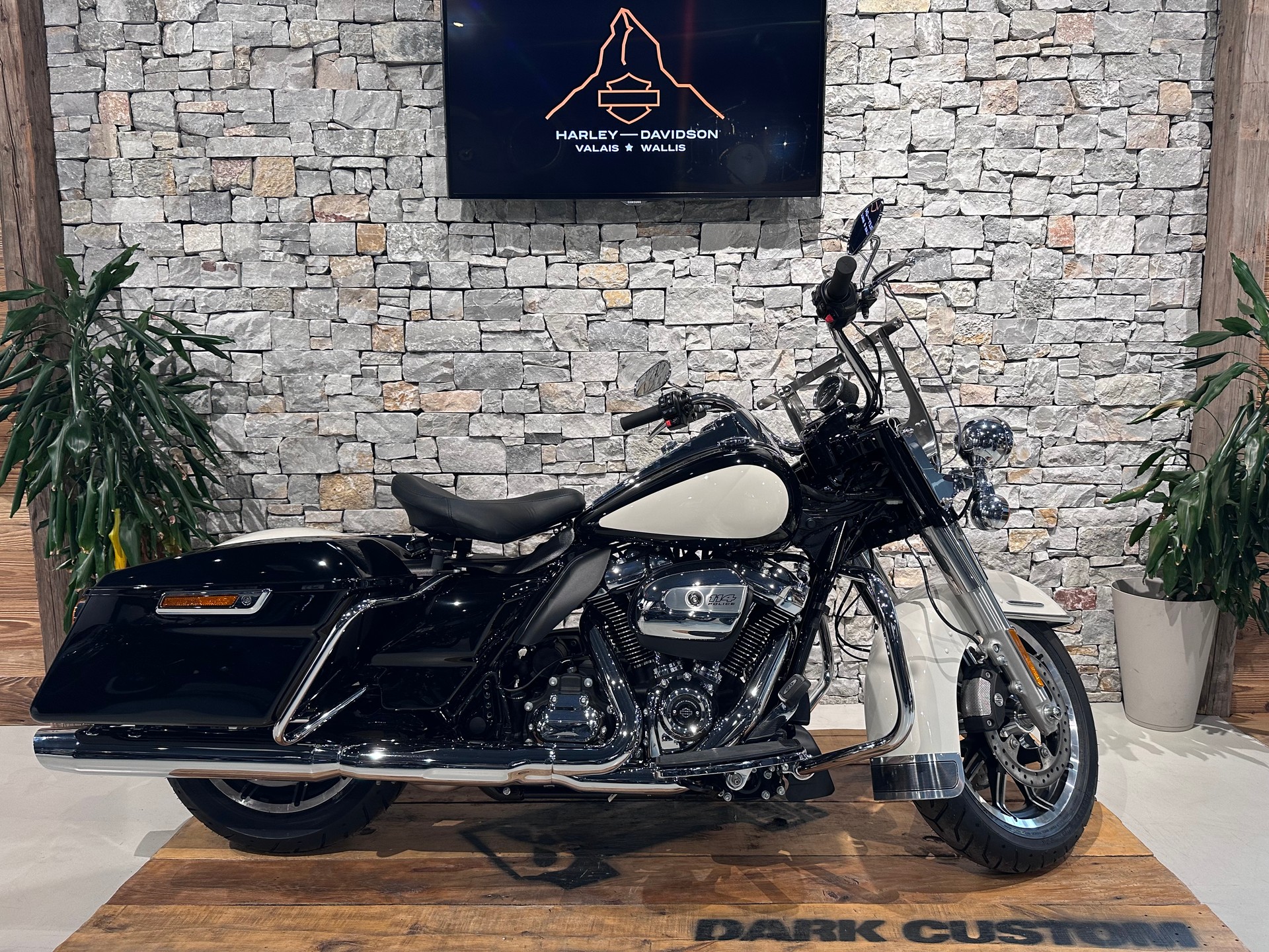 HARLEY-DAVIDSON FLHP