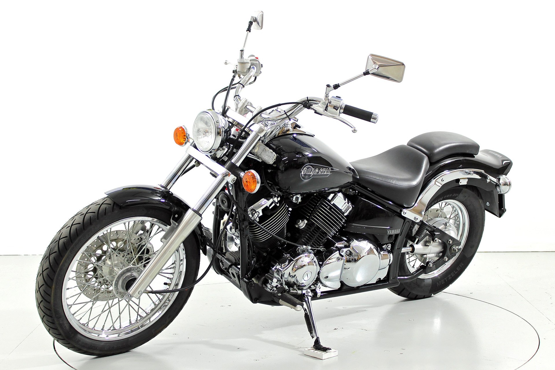 YAMAHA XVS 650-showroom-element-2