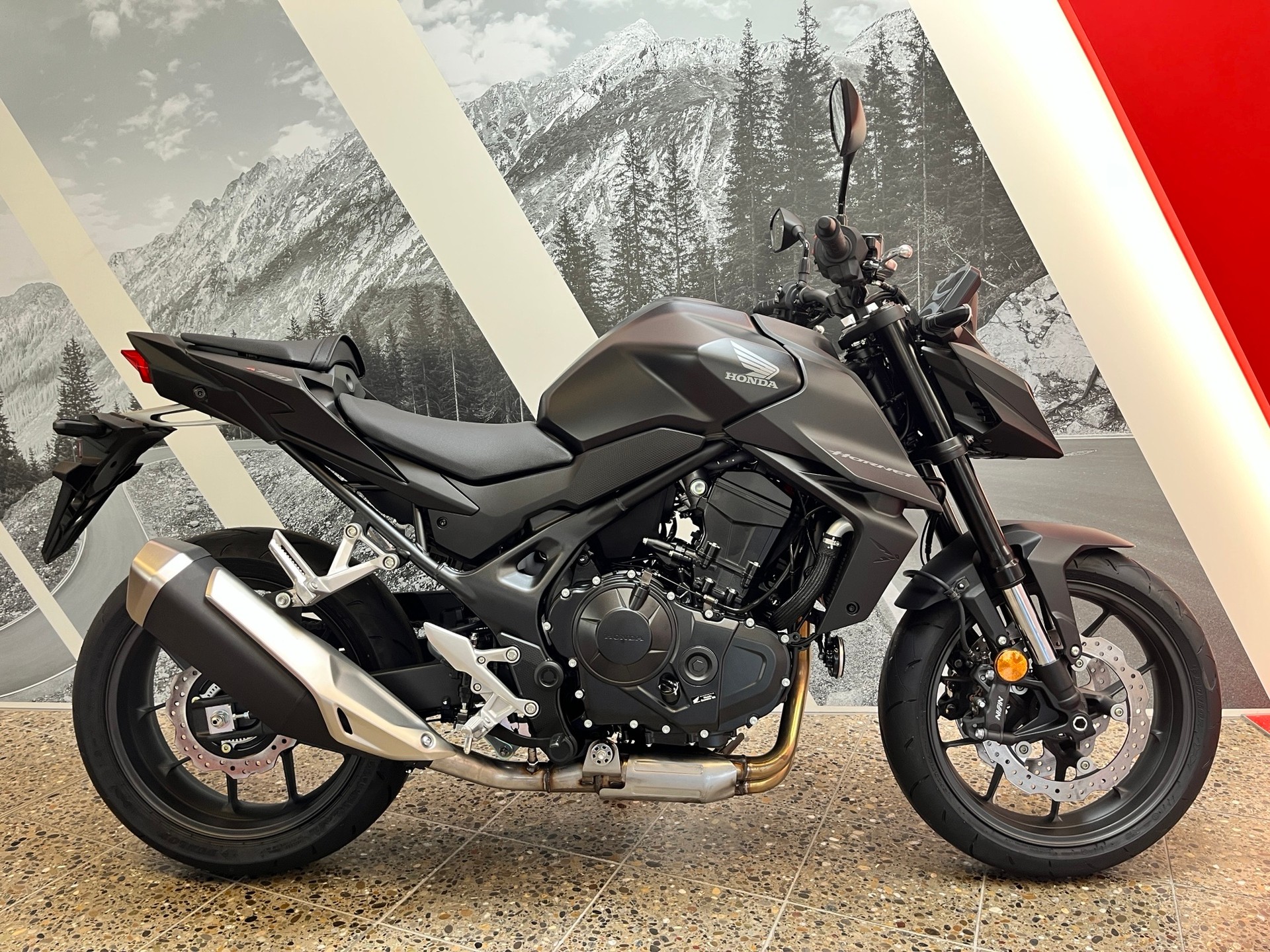 HONDA CB 750 Hornet YM2025