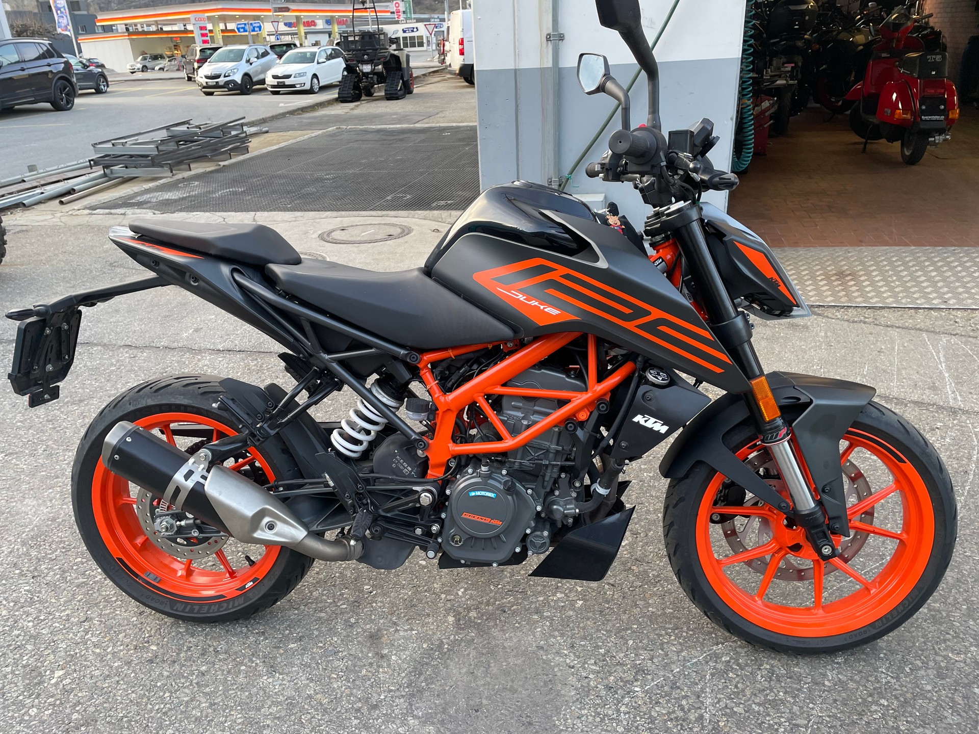 KTM 125 Duke-image-0