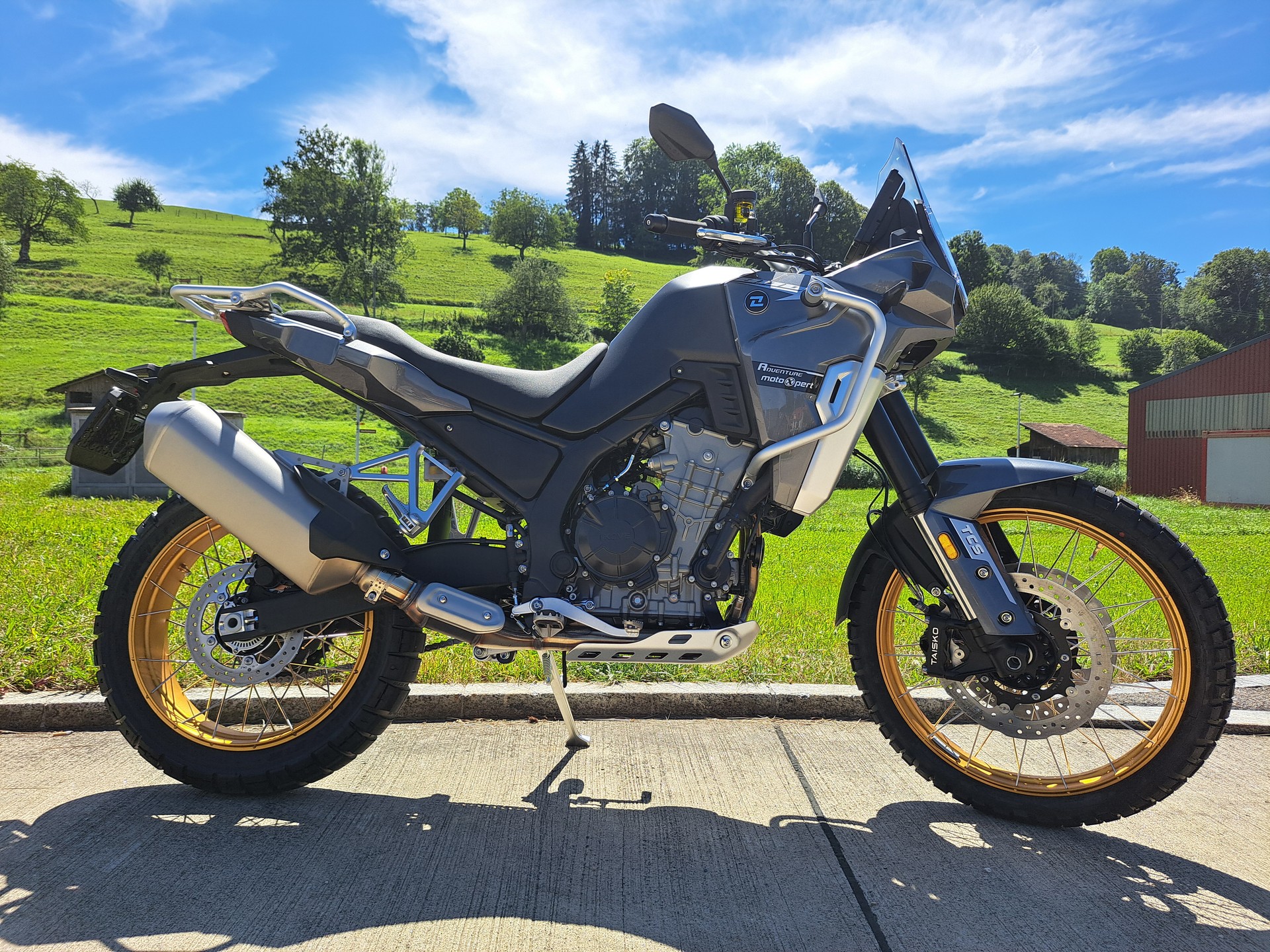 KOVE 800 X Pro