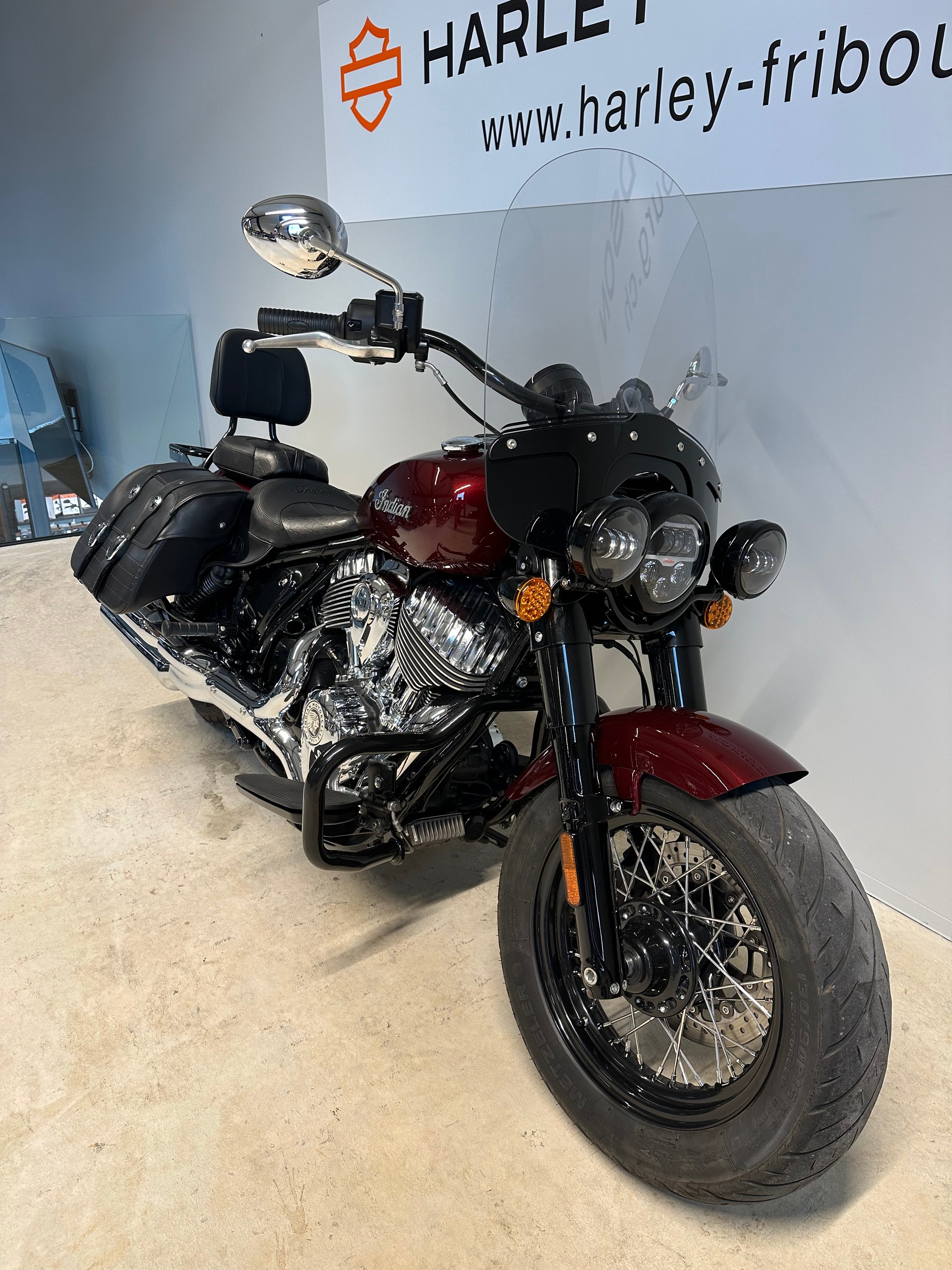 INDIAN Super Chief-showroom-element-1